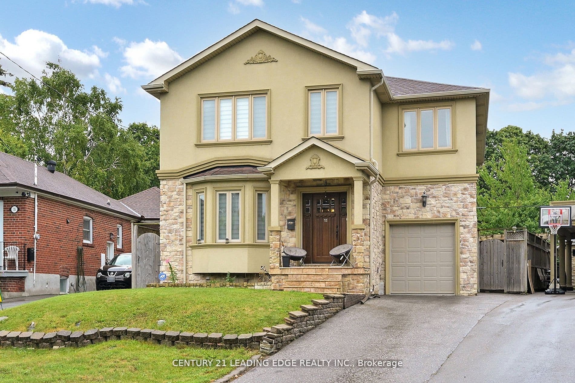 11 Bellvare Crescent, Toronto, ON M1R 2M8