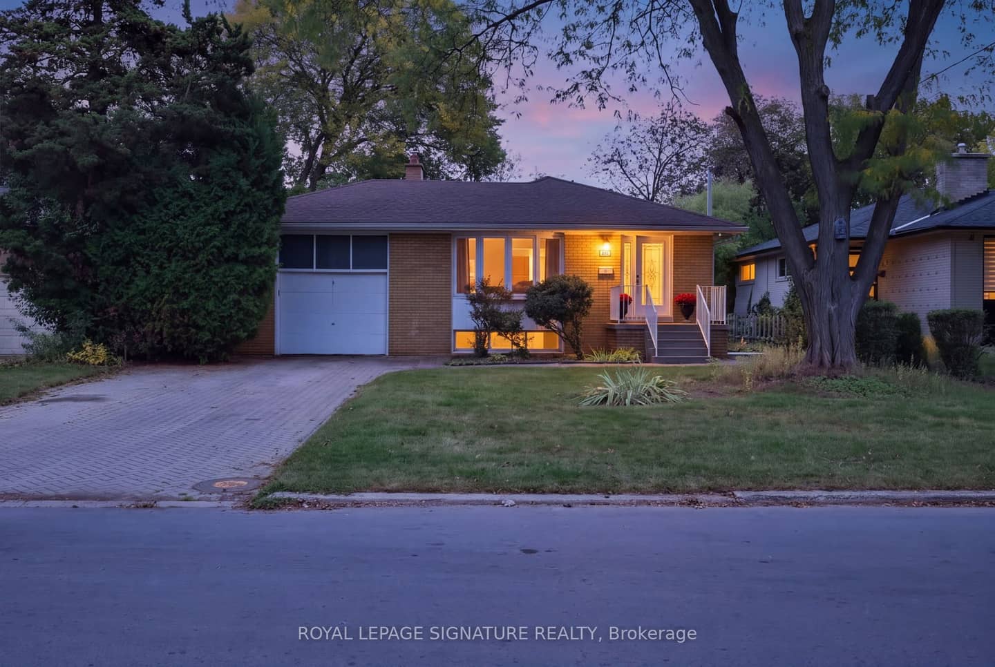 37 Finchurst Drive, Toronto, ON M2R 1K8