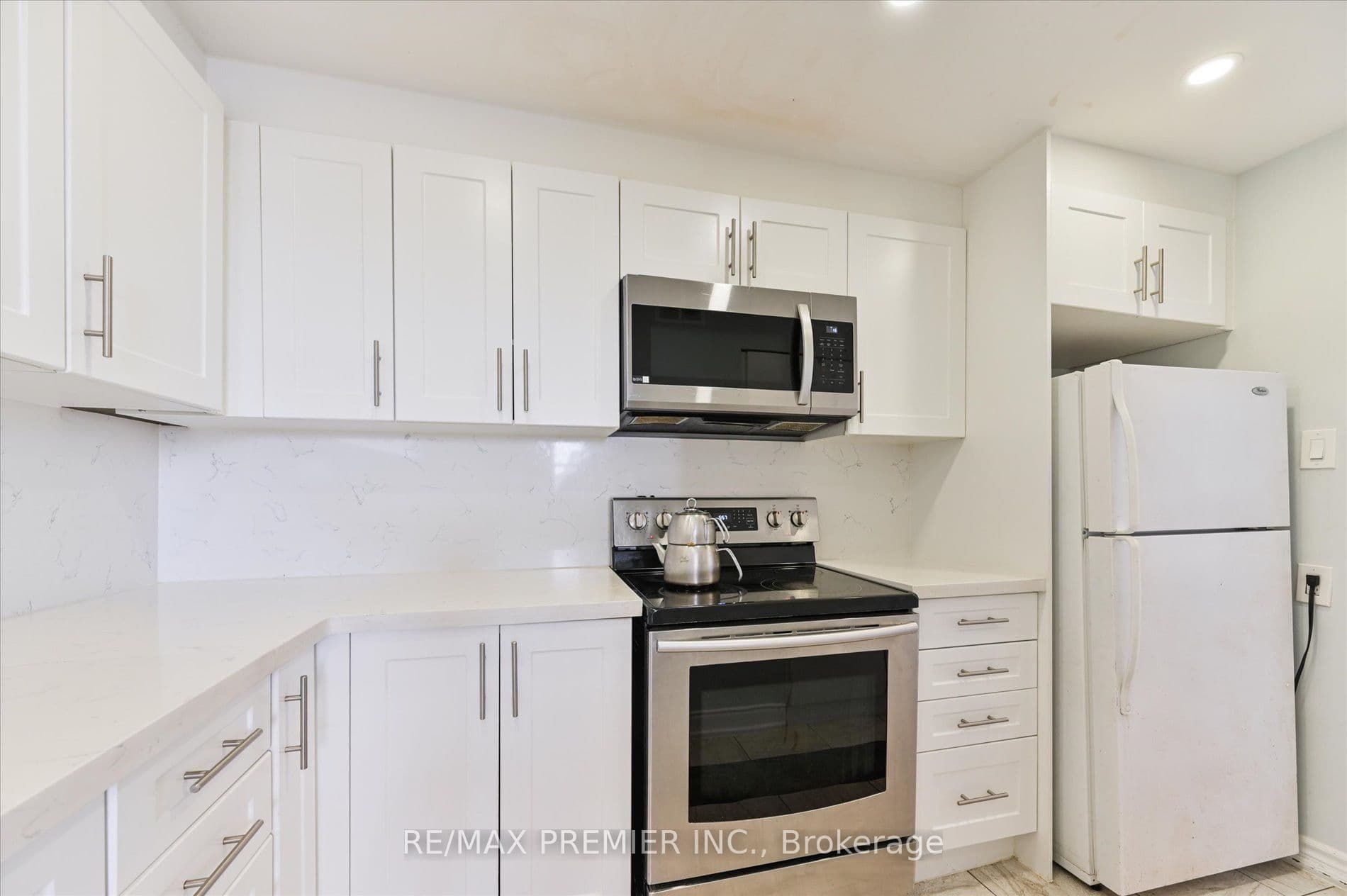 80 Grandravine Drive 716, Toronto, ON M3J 1B2