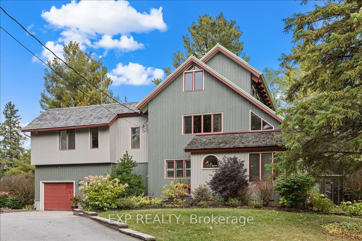 182 Spruce Ridge Road, Carp - Huntley Ward, ON K0A 1L0