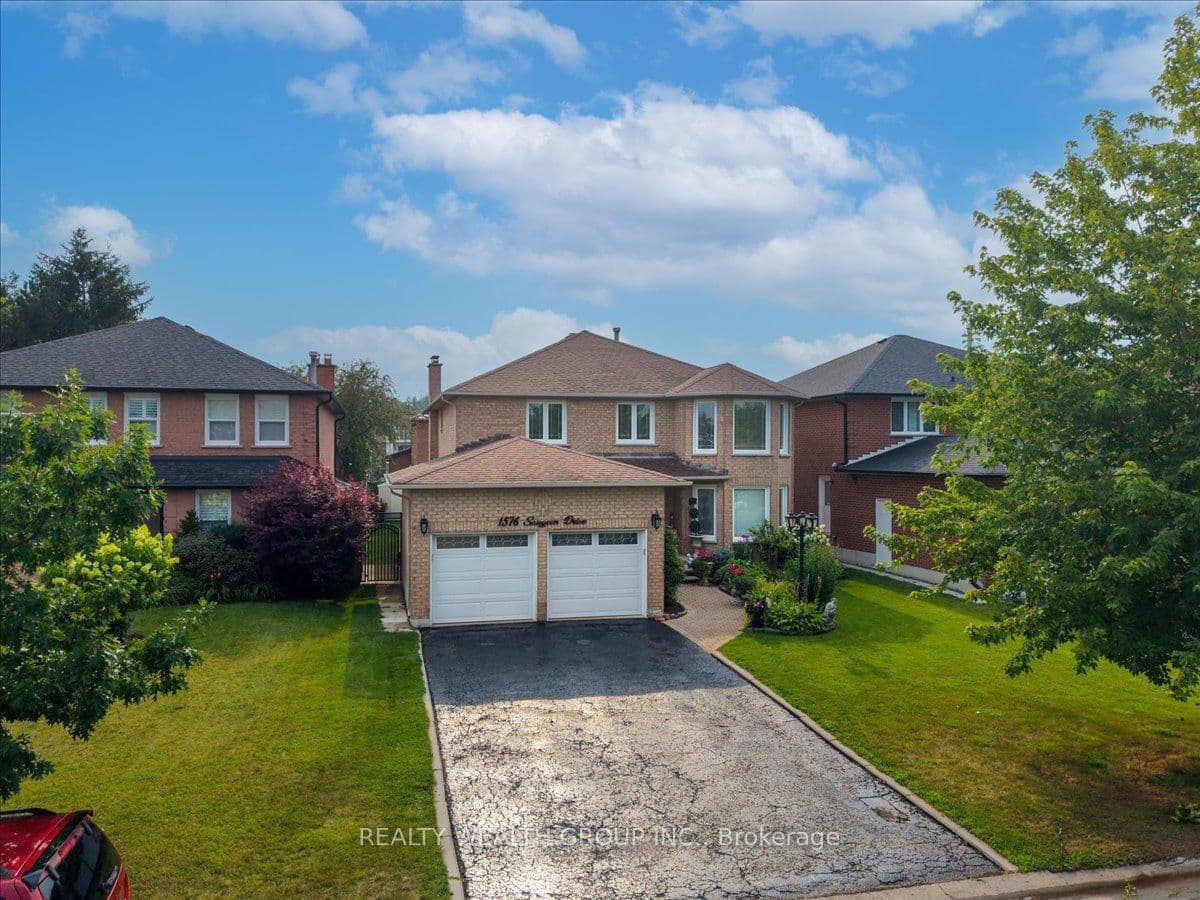 1576 Saugeen Drive, Pickering, ON L1V 6K8
