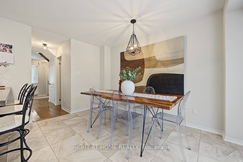 3829 Craighurst Avenue, Mississauga, ON L5N 6T7