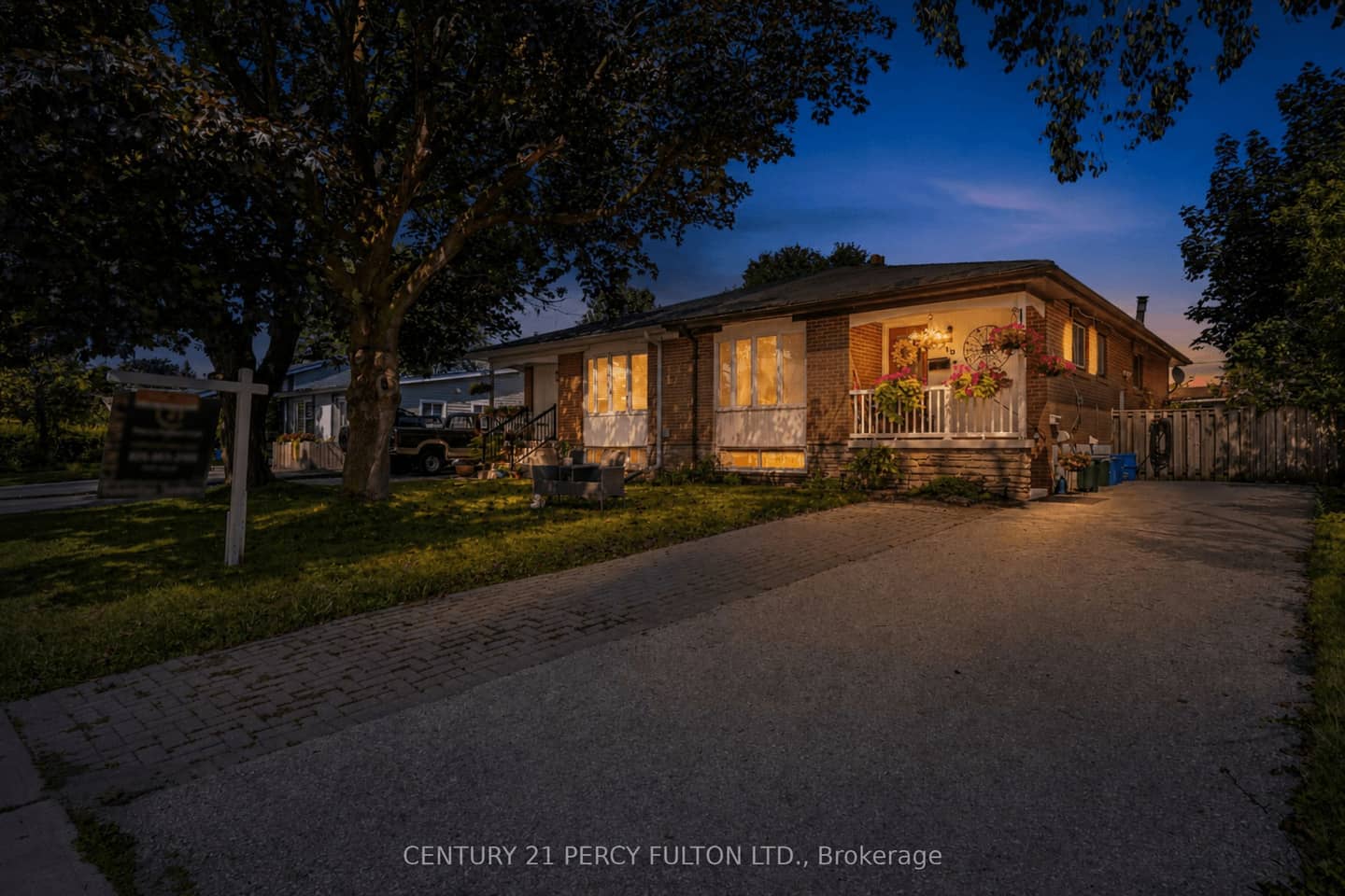 719 Balaton Avenue, Pickering, ON L1W 1W3