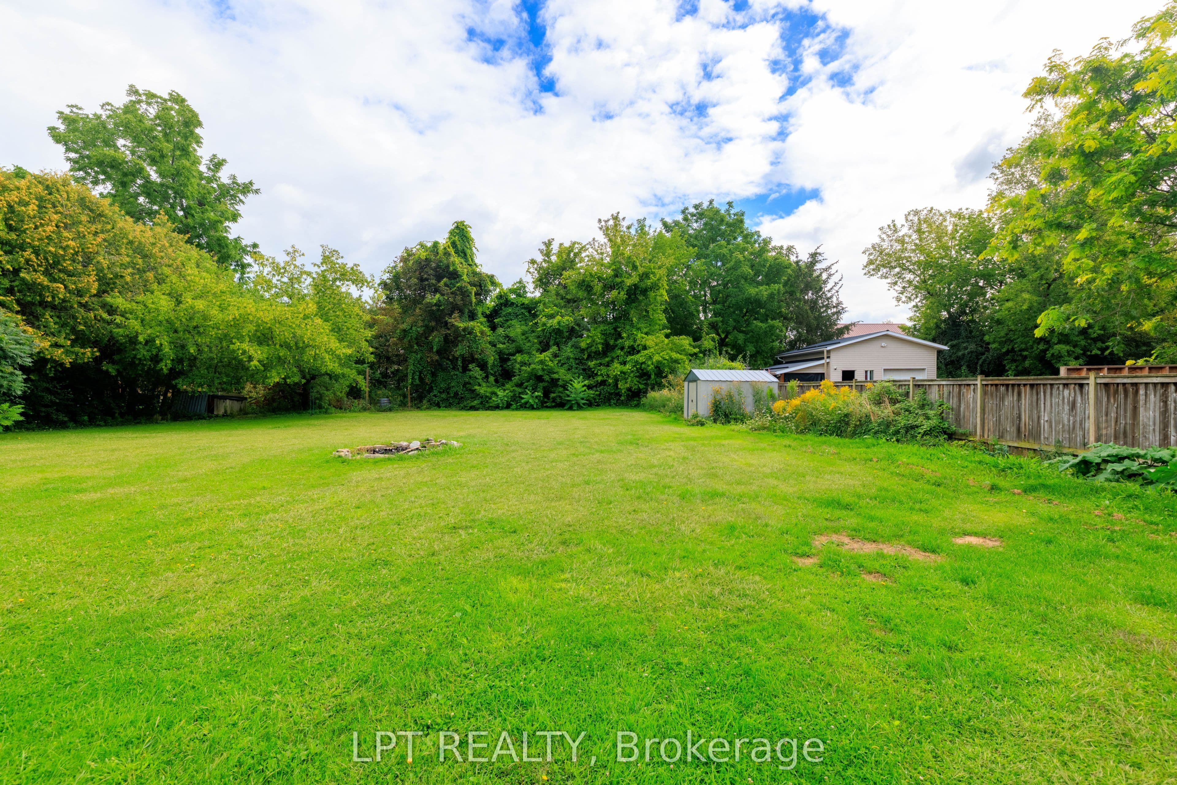 837 Montsell Avenue, Georgina, ON L0E 1S0