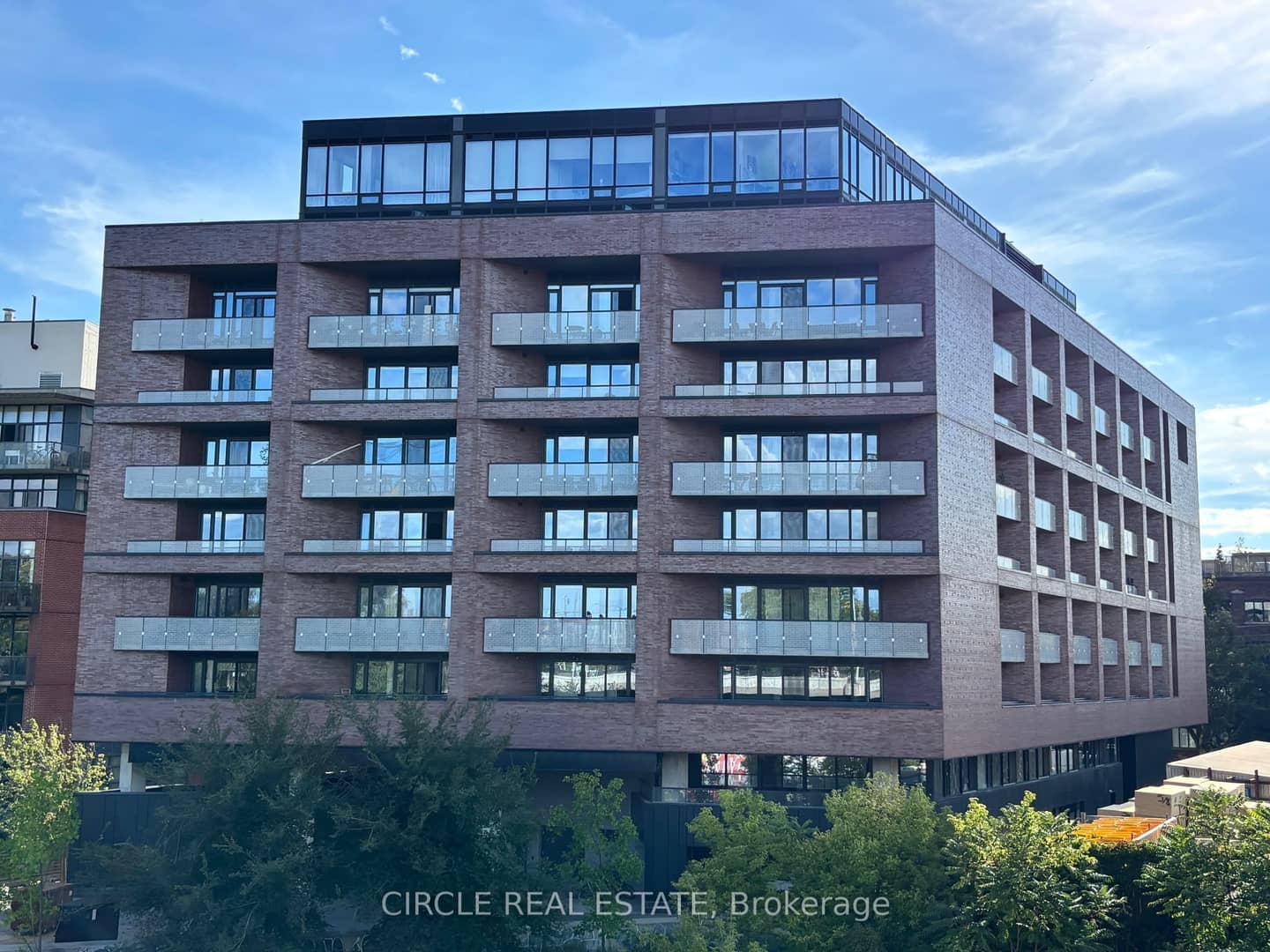 383 Sorauren Avenue 716, Toronto, ON M6R 2G5