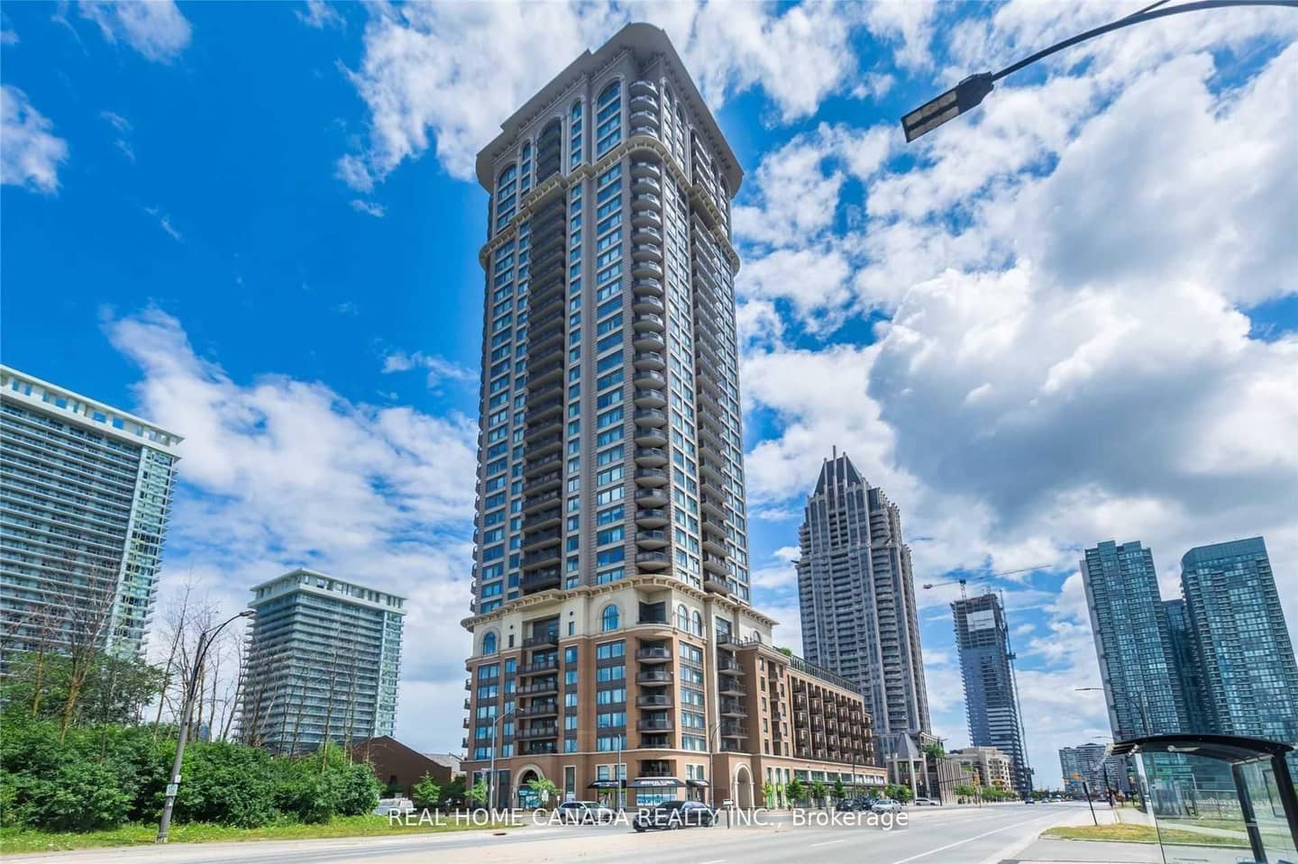 385 Prince Of Wales Drive 1305, Mississauga, ON L5B 0C6
