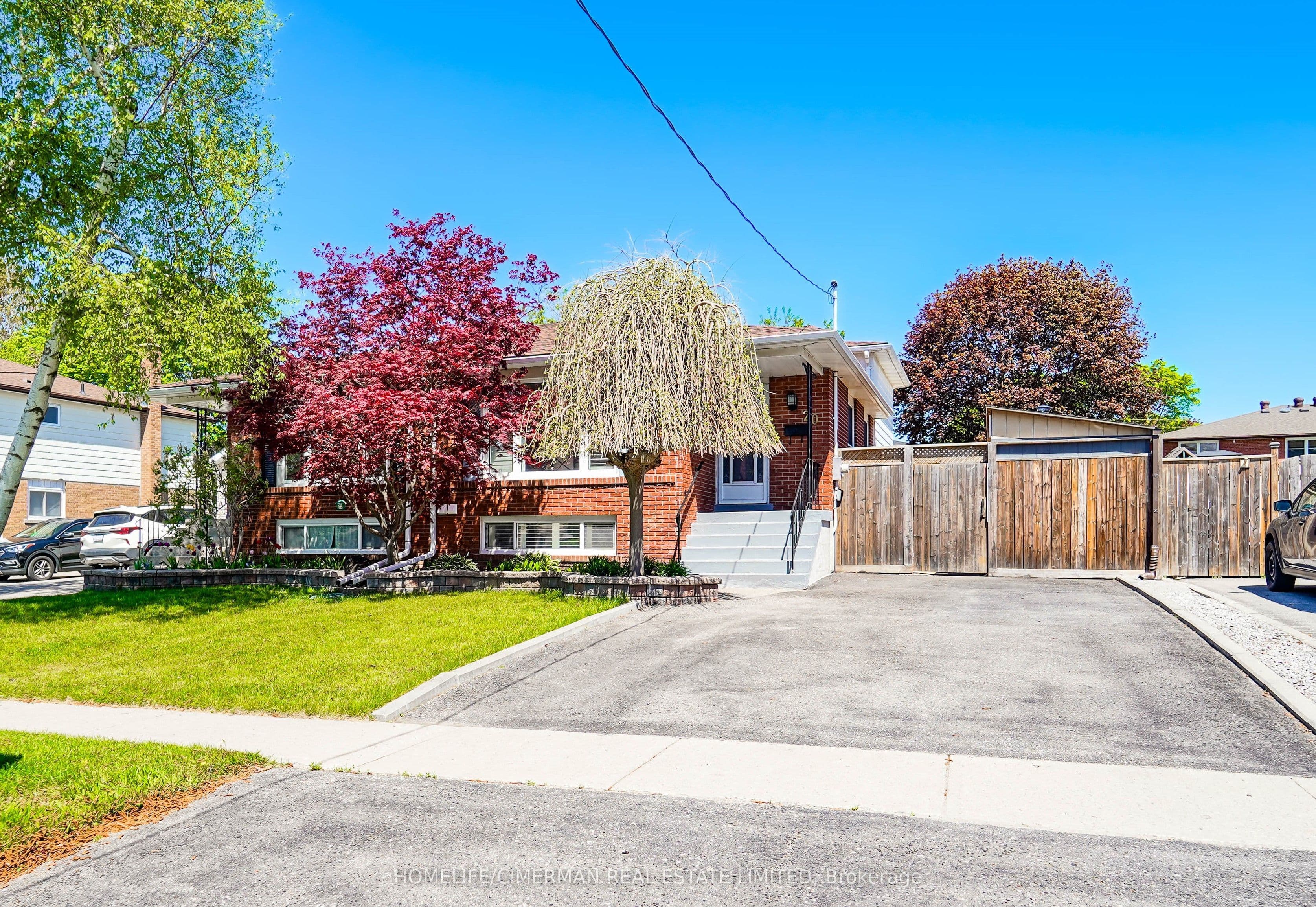 20 Lawrence Crescent, Clarington, ON L1C 1J4