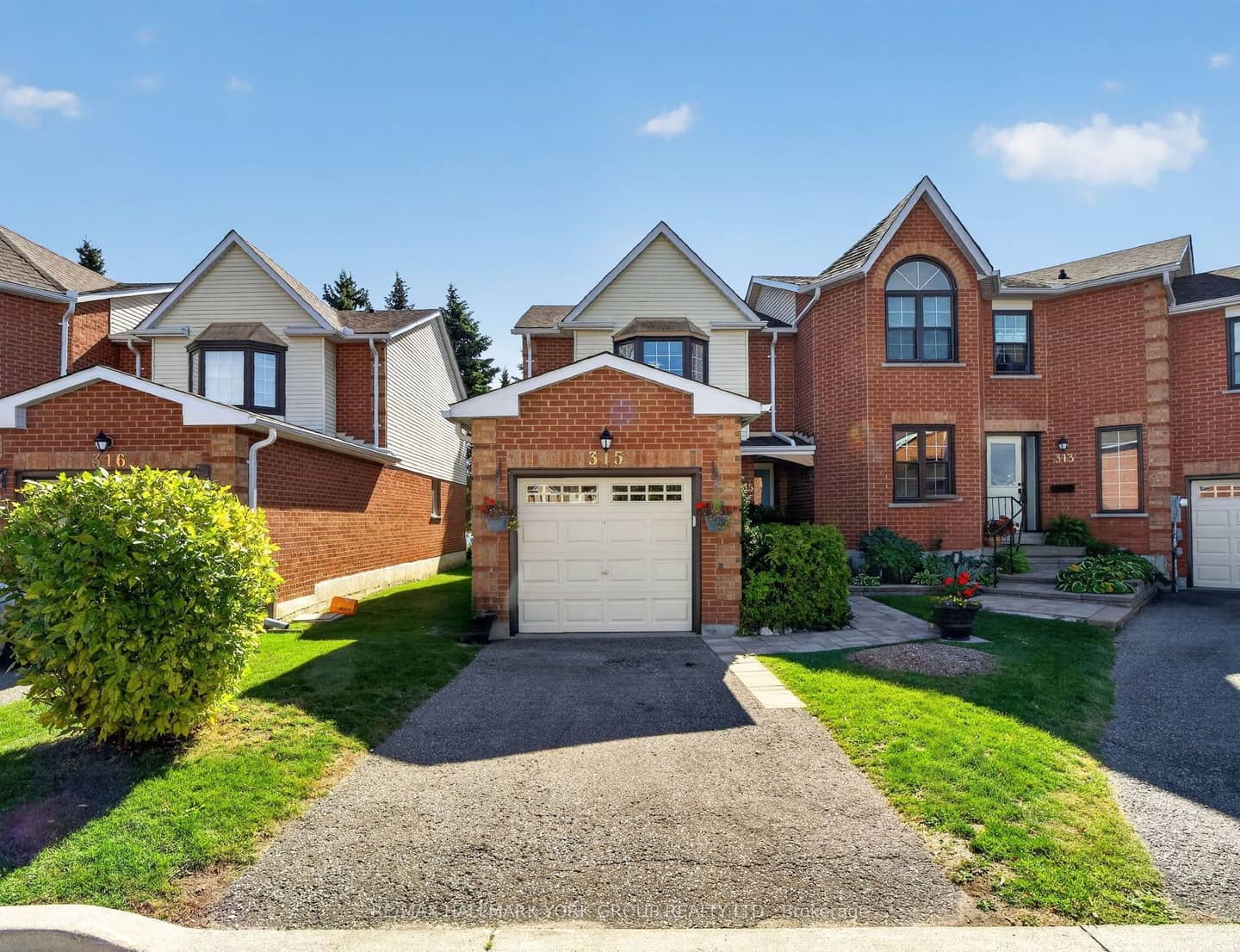 315 Wilkes Court 32, Aurora, ON L4G 6G7