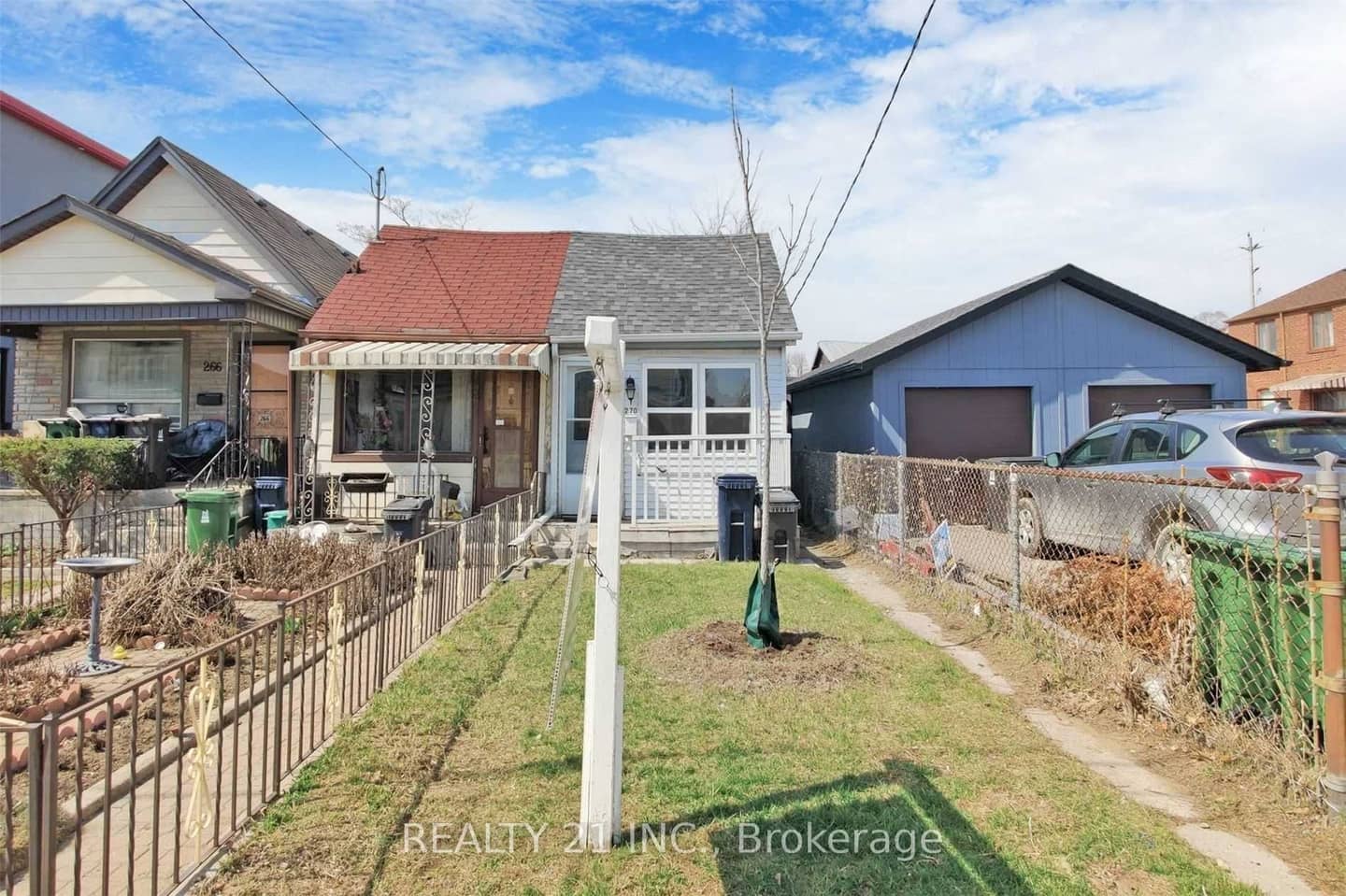 270 Linsmore Crescent, Toronto, ON M4J 4L7