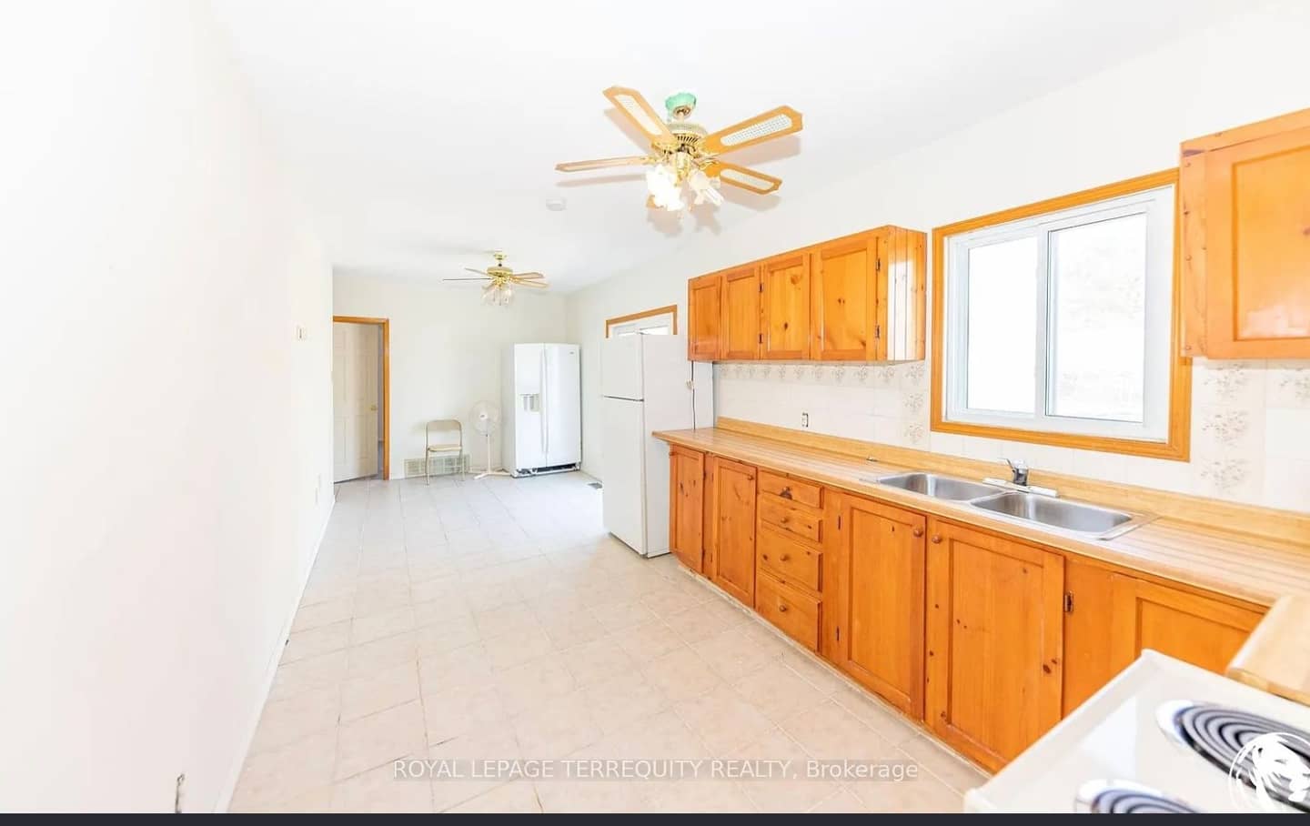 252 Bloor Street E, Oshawa, ON L1H 3M6