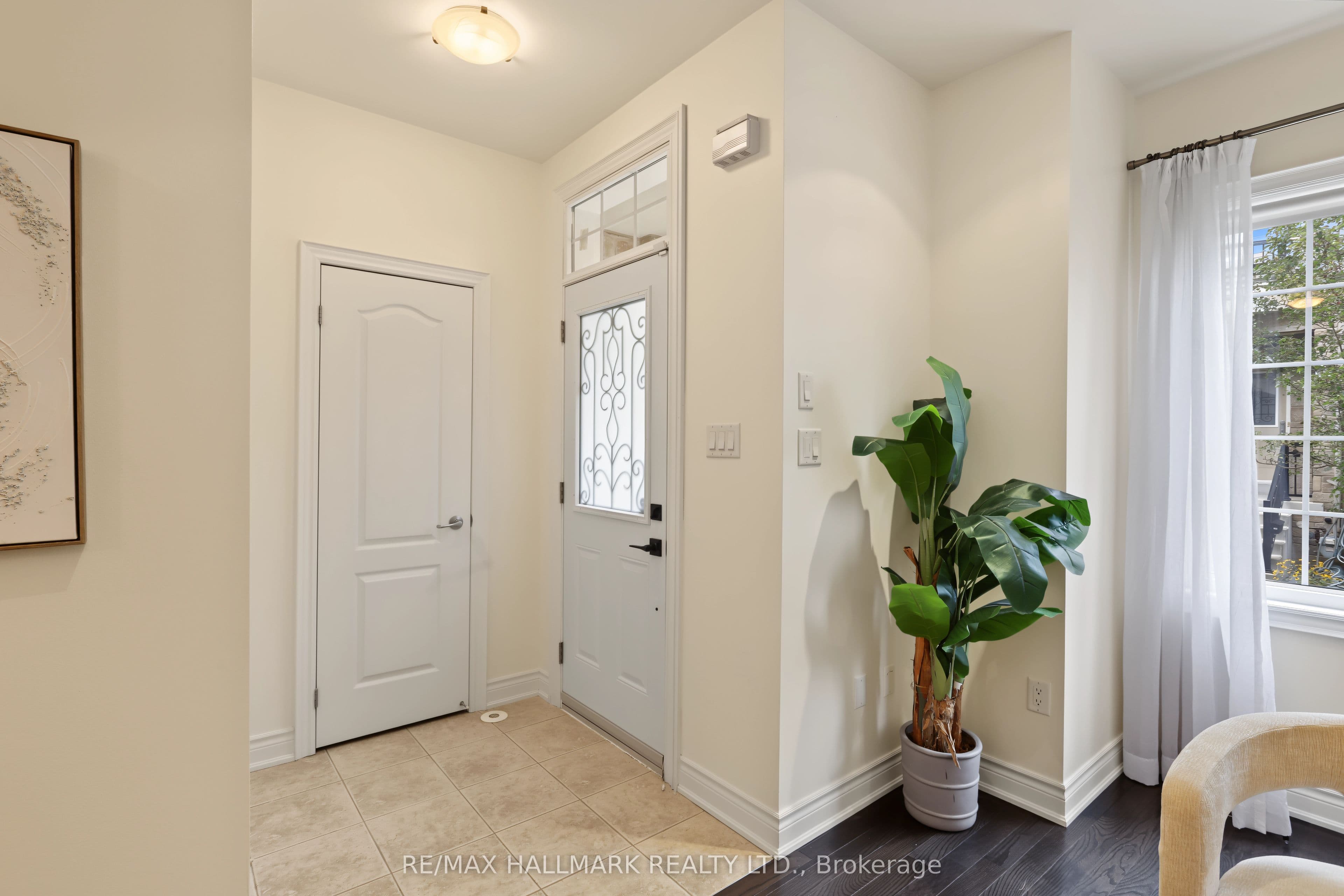 3 Flook Lane, Toronto, ON M2R 3Y5
