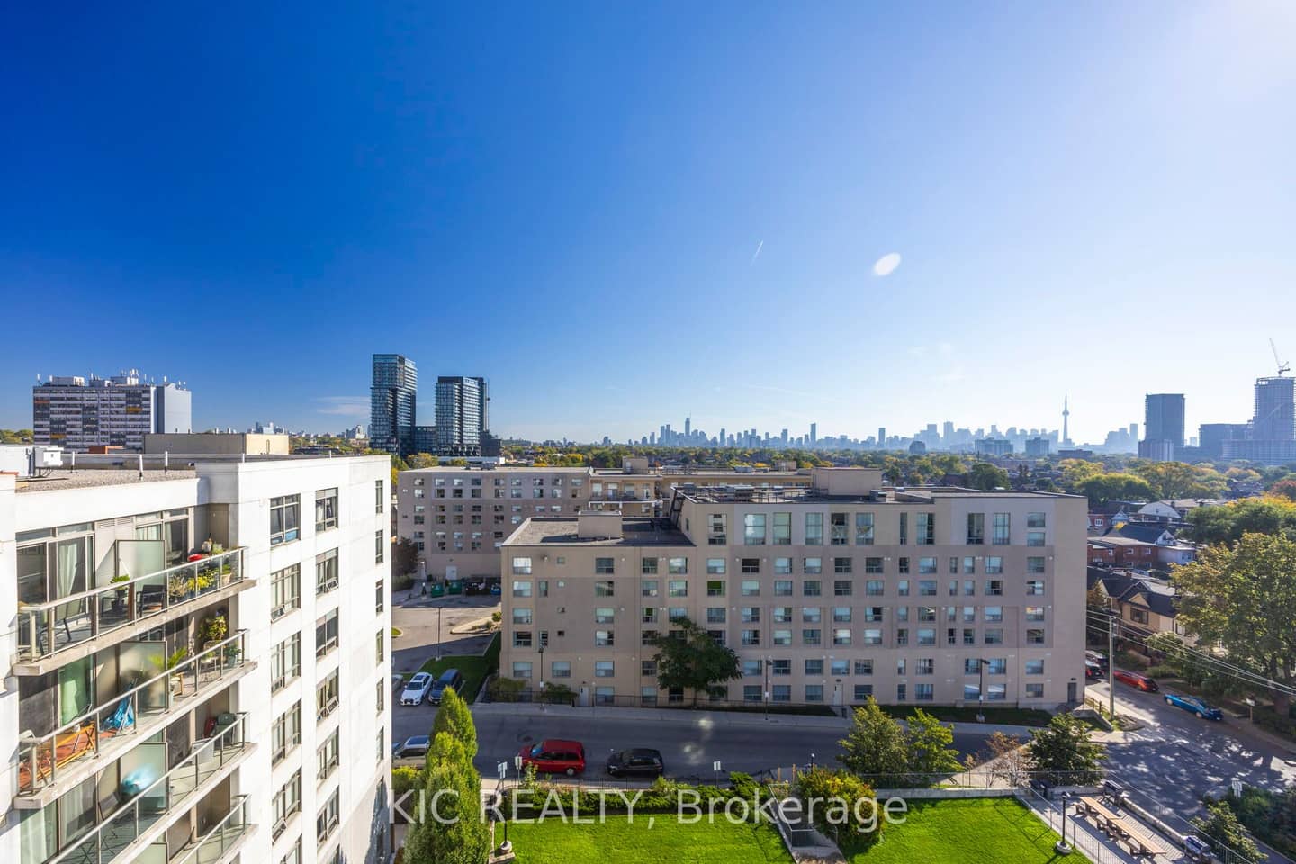 812 Lansdowne Avenue 901, Toronto, ON M6H 4K5