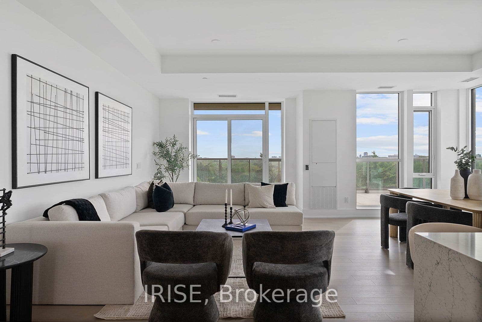 397 Royal Orchard Boulevard 708, Markham, ON L3T 0H3