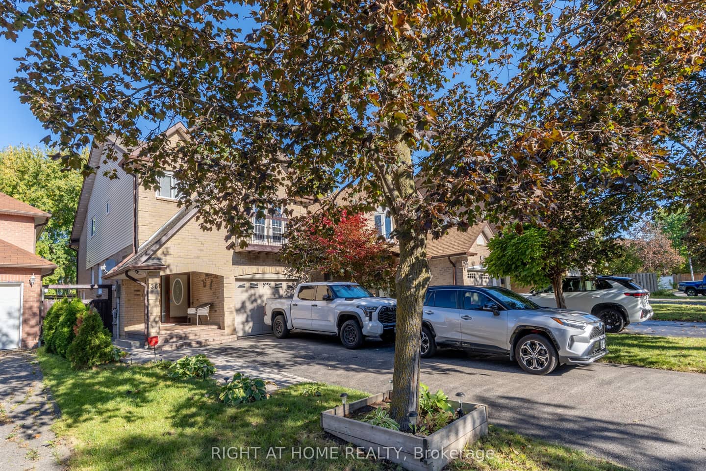 36 SW Burton Road W, Brampton, ON L6X 1M7