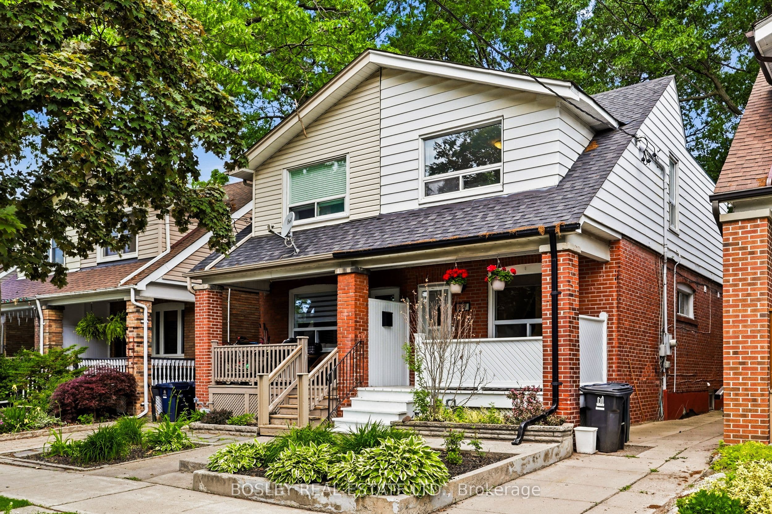 682 Milverton Boulevard, Toronto, ON M4C 1X9