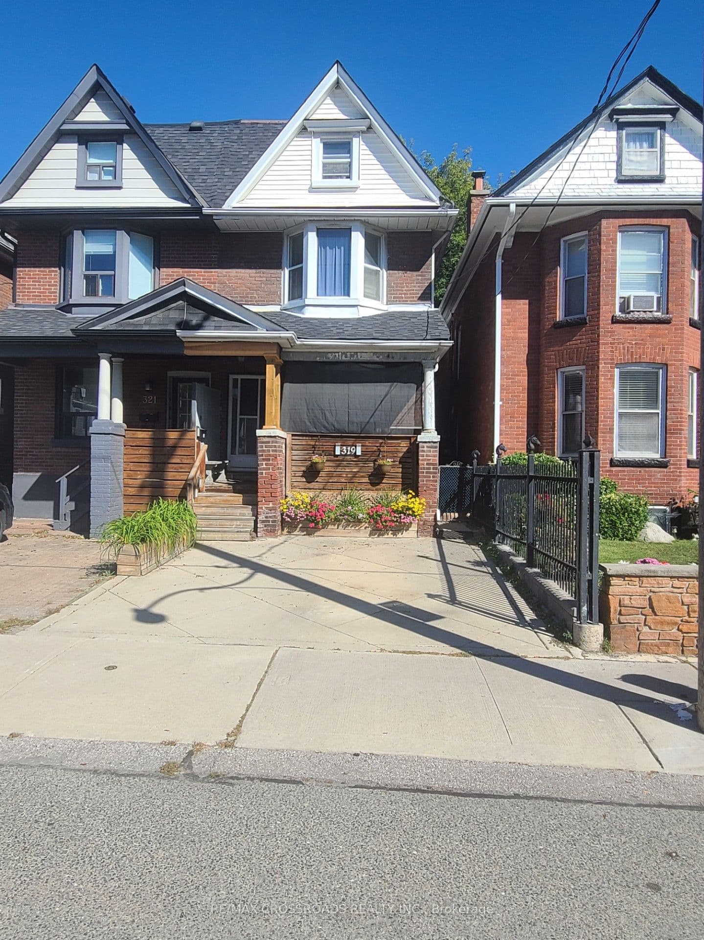 319 Woodbine Avenue, Toronto, ON M4L 3P3