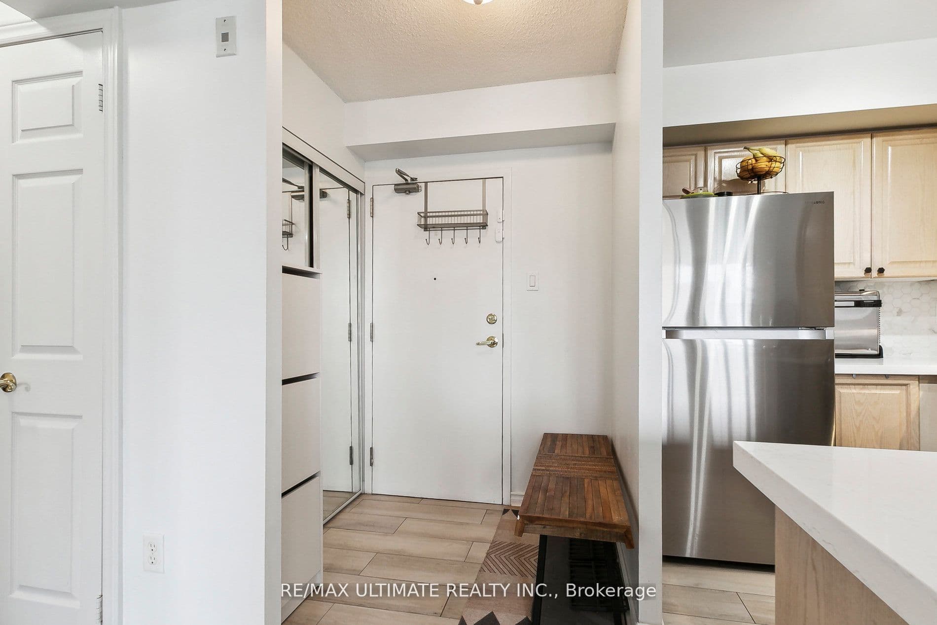 300 Balliol Street Ph14, Toronto, ON M4S 3G6
