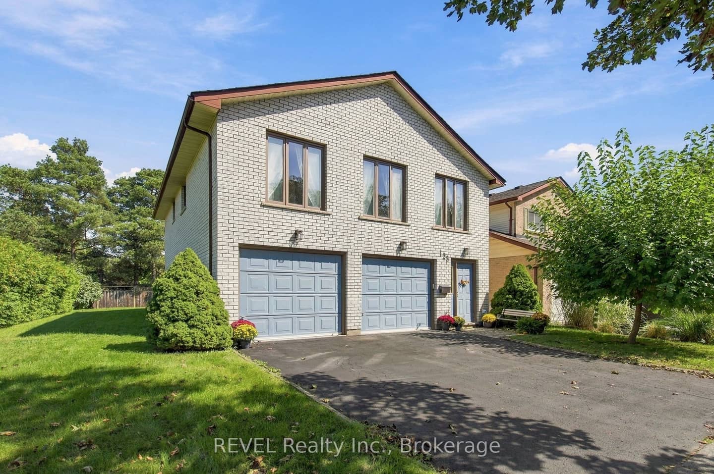 123 Ardwick Street, Whitby, ON L1N 8A2