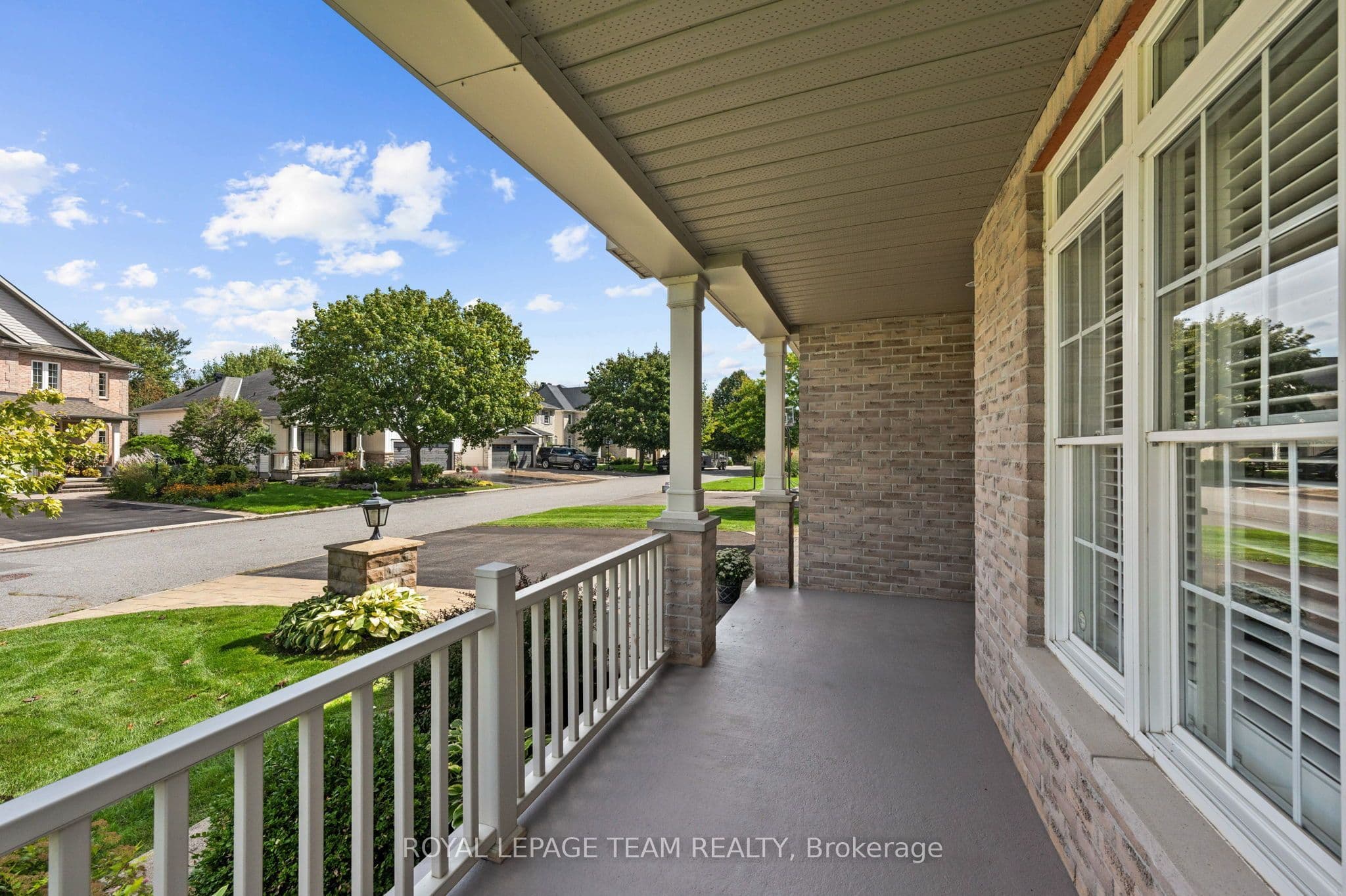 6 Knotwood Court, Barrhaven, ON K2J 5E5