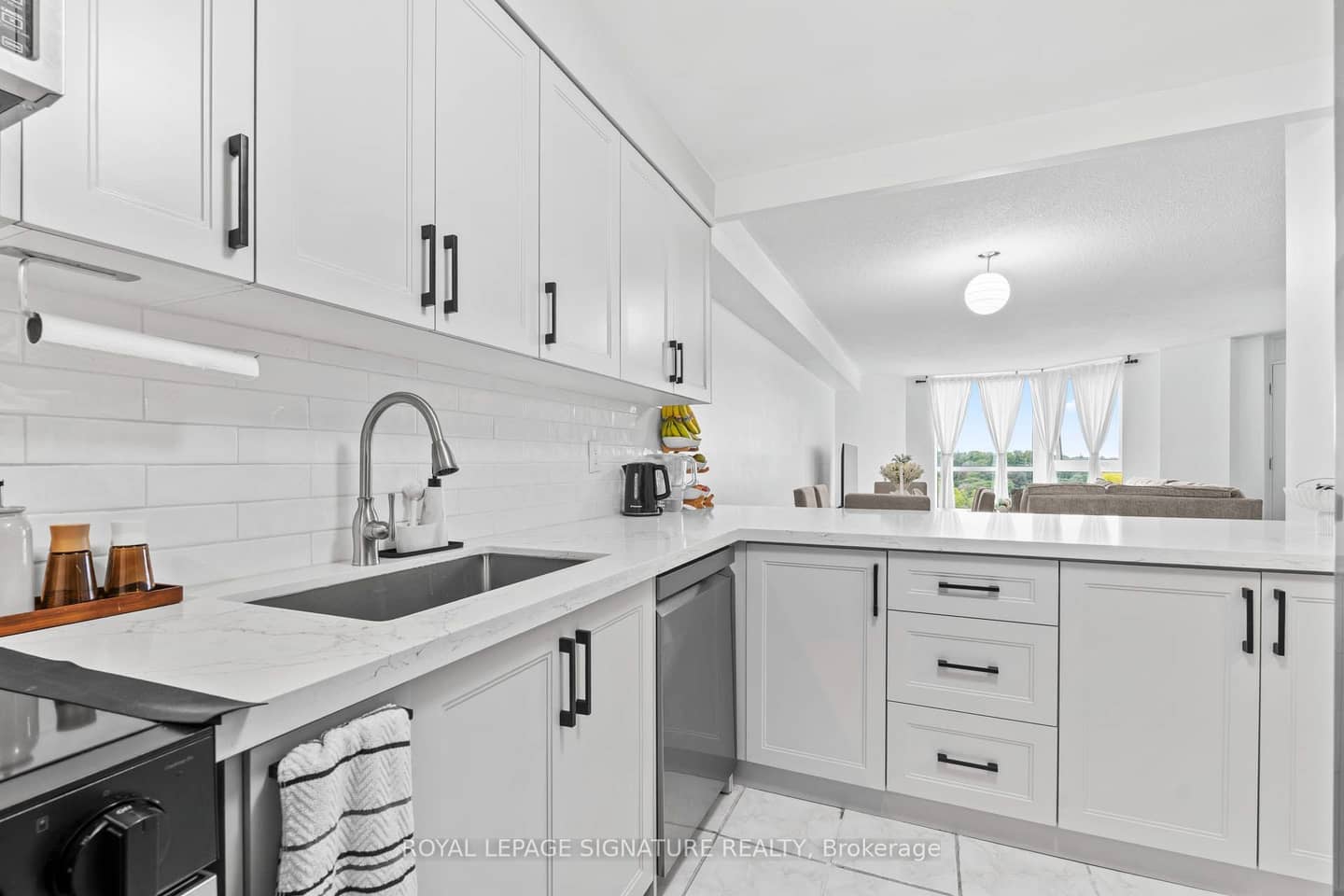 238 Albion Road 607, Toronto, ON M9W 6A7