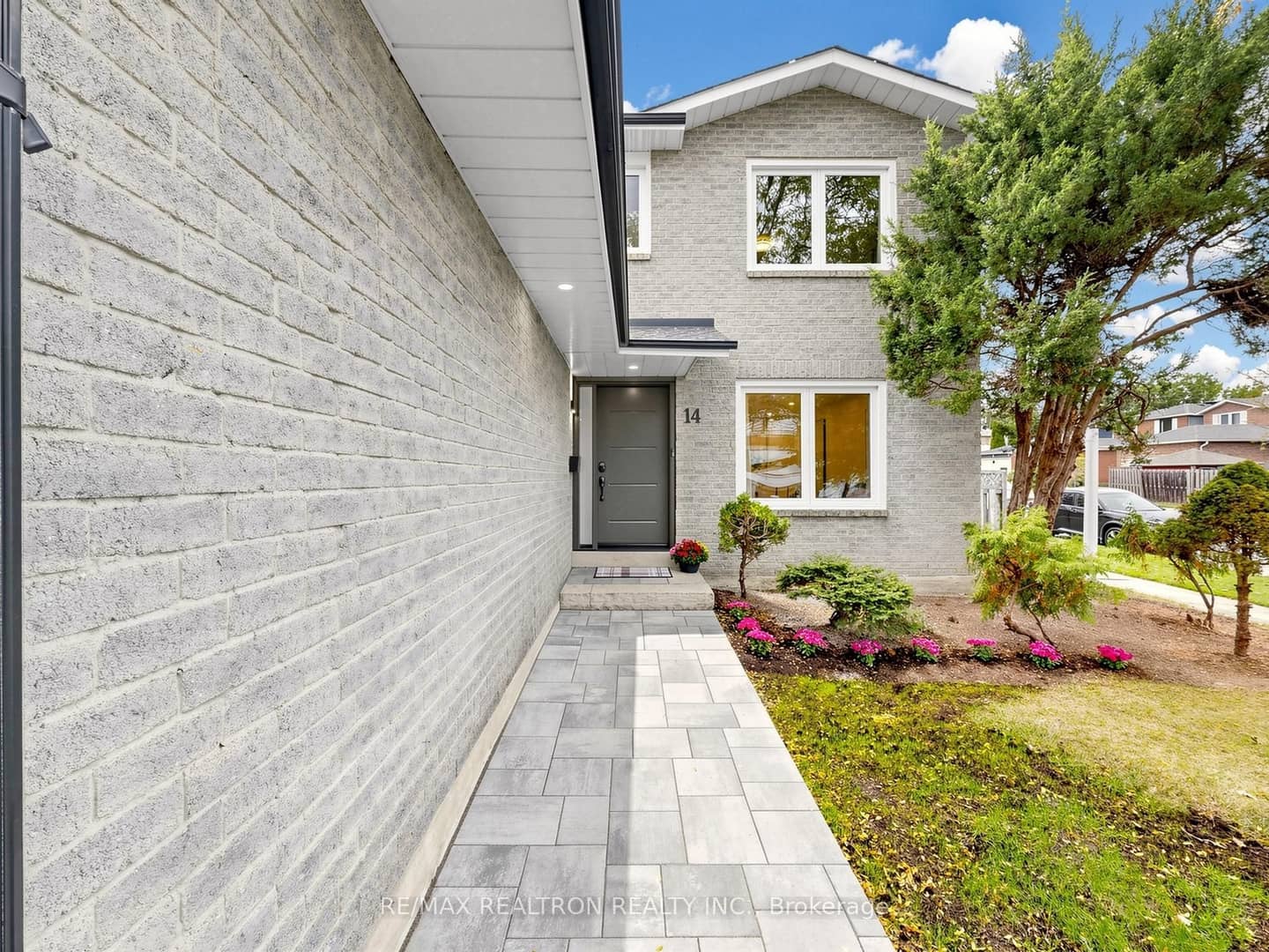14 Lund Street, Richmond Hill, ON L4C 5V7
