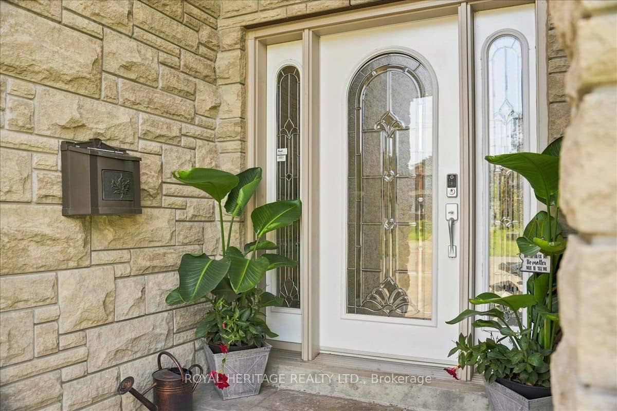 840 Stevenson Road, Oshawa, ON L1J 0A2