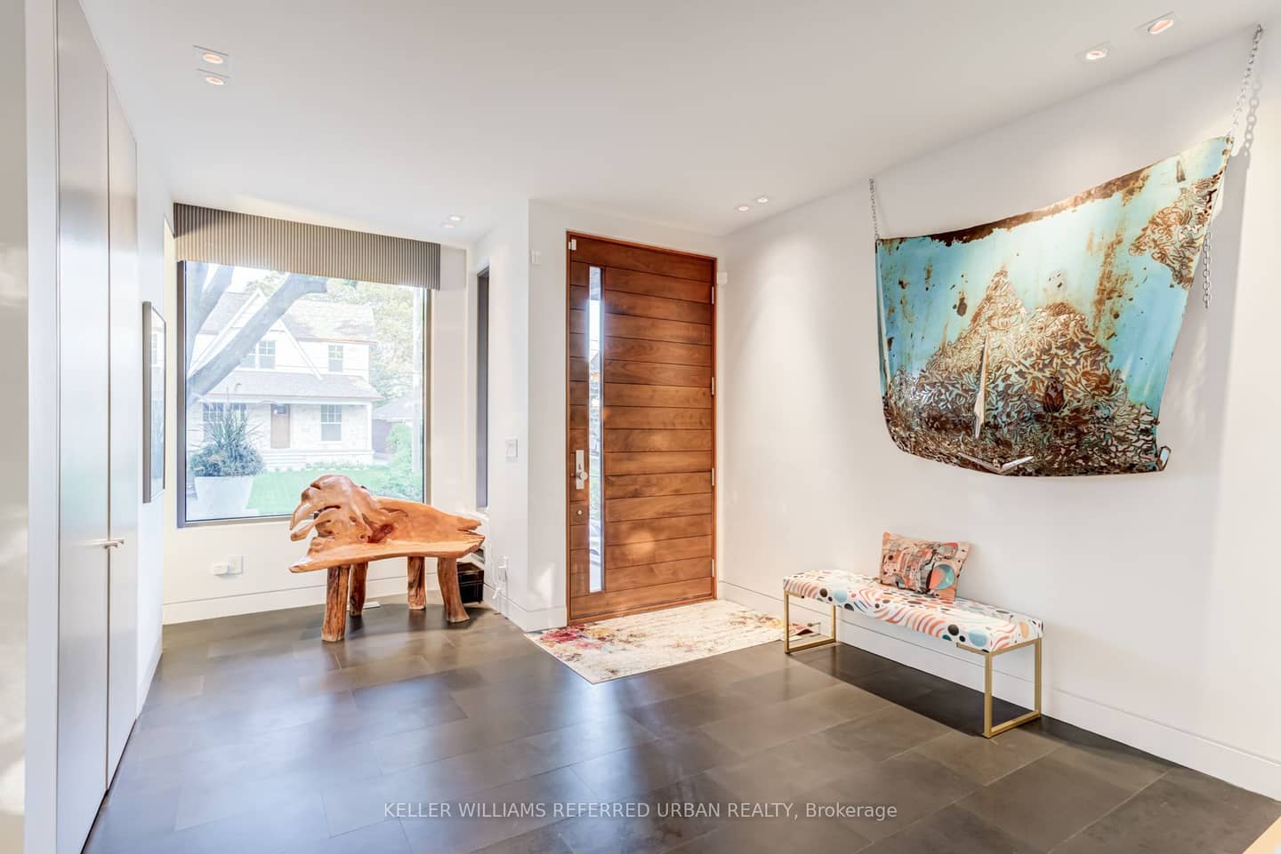 28 Beaucourt Road, Toronto, ON M8Y 3G2