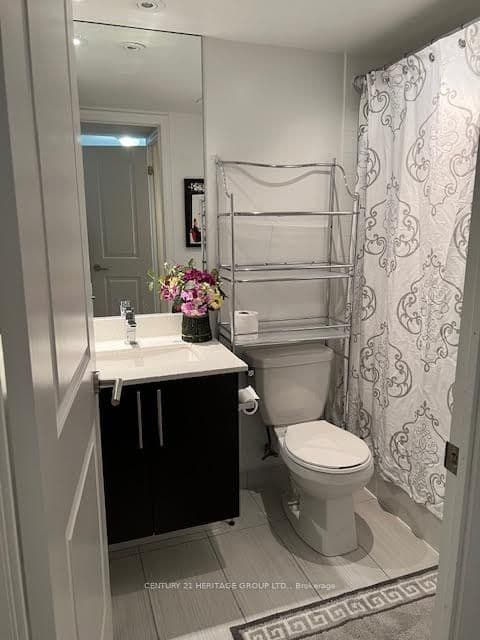 400 Adelaide Street E 1015, Toronto, ON M5A 4S3