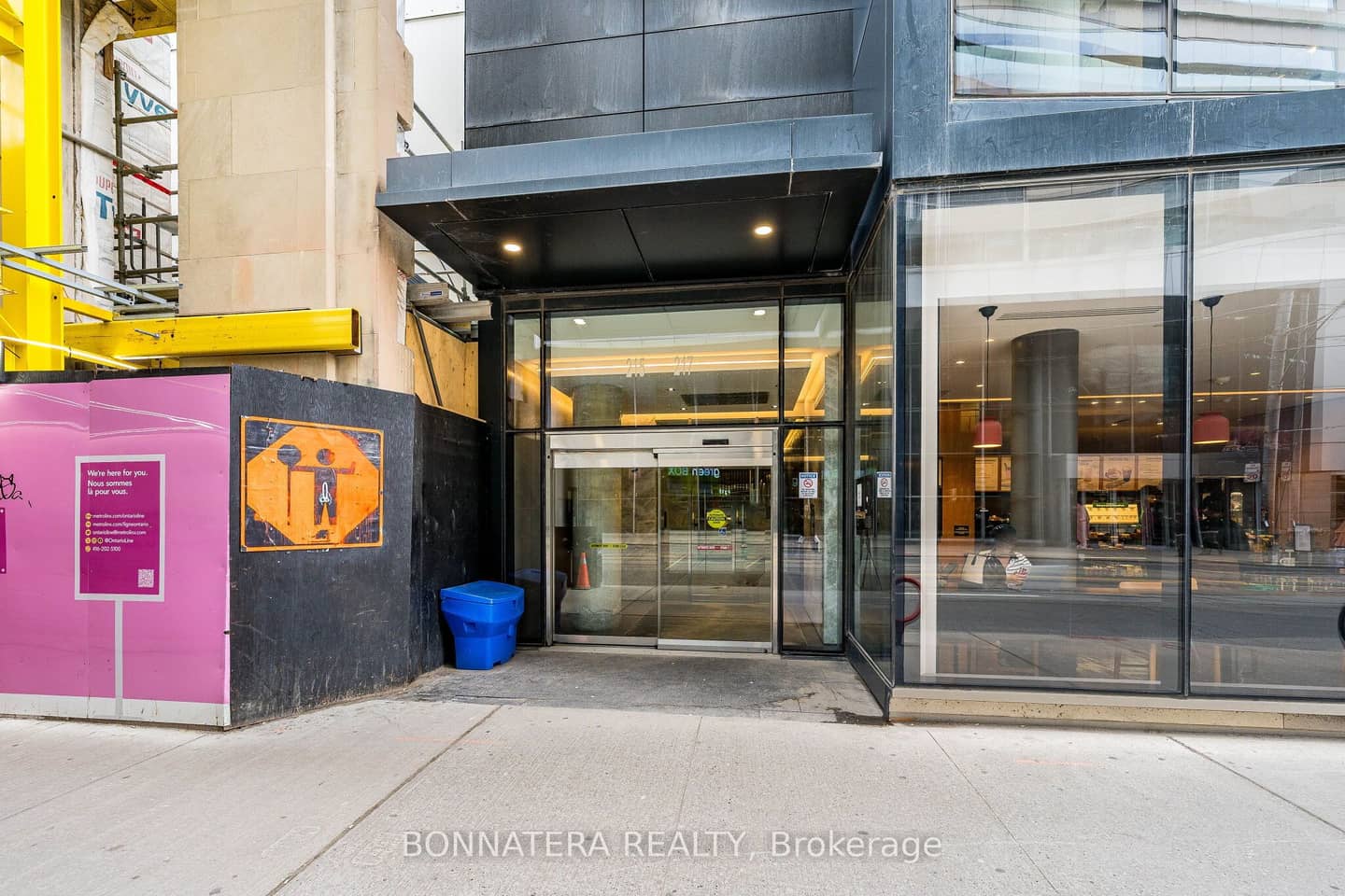 215 Queen Street W 1110, Toronto, ON M5V 0P5