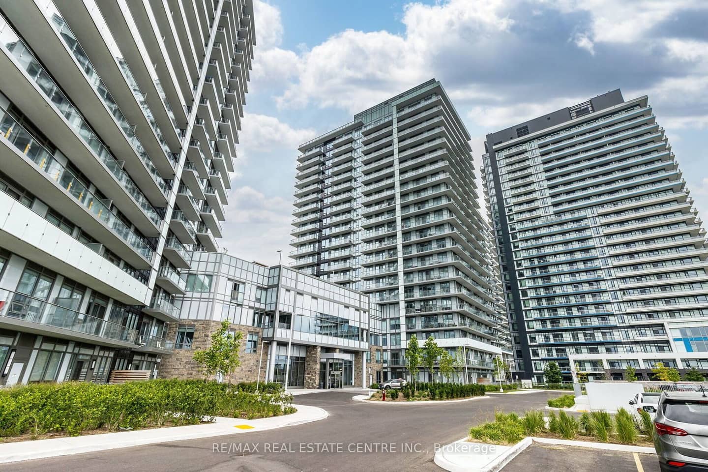 4675 Metcalfe Avenue 1906, Mississauga, ON L5M 0Z8