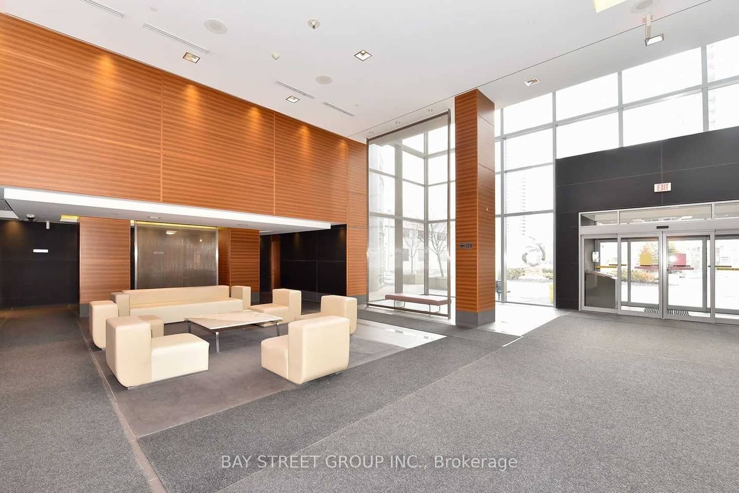 125 Village Green Square 2305, Toronto, ON M1S 0G3