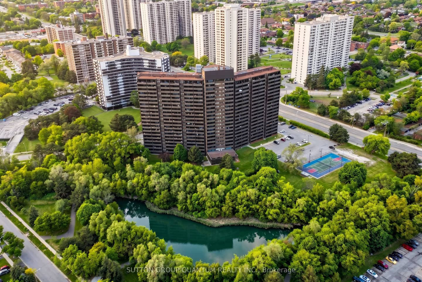 11 Wincott Drive 1810, Toronto, ON M9R 2R9