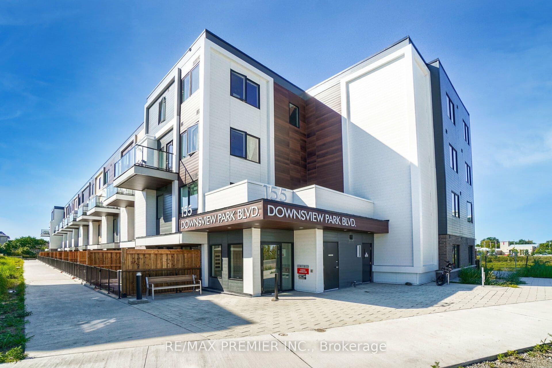 155 Downsview Park Boulevard 116, Toronto, ON M3K 0E3