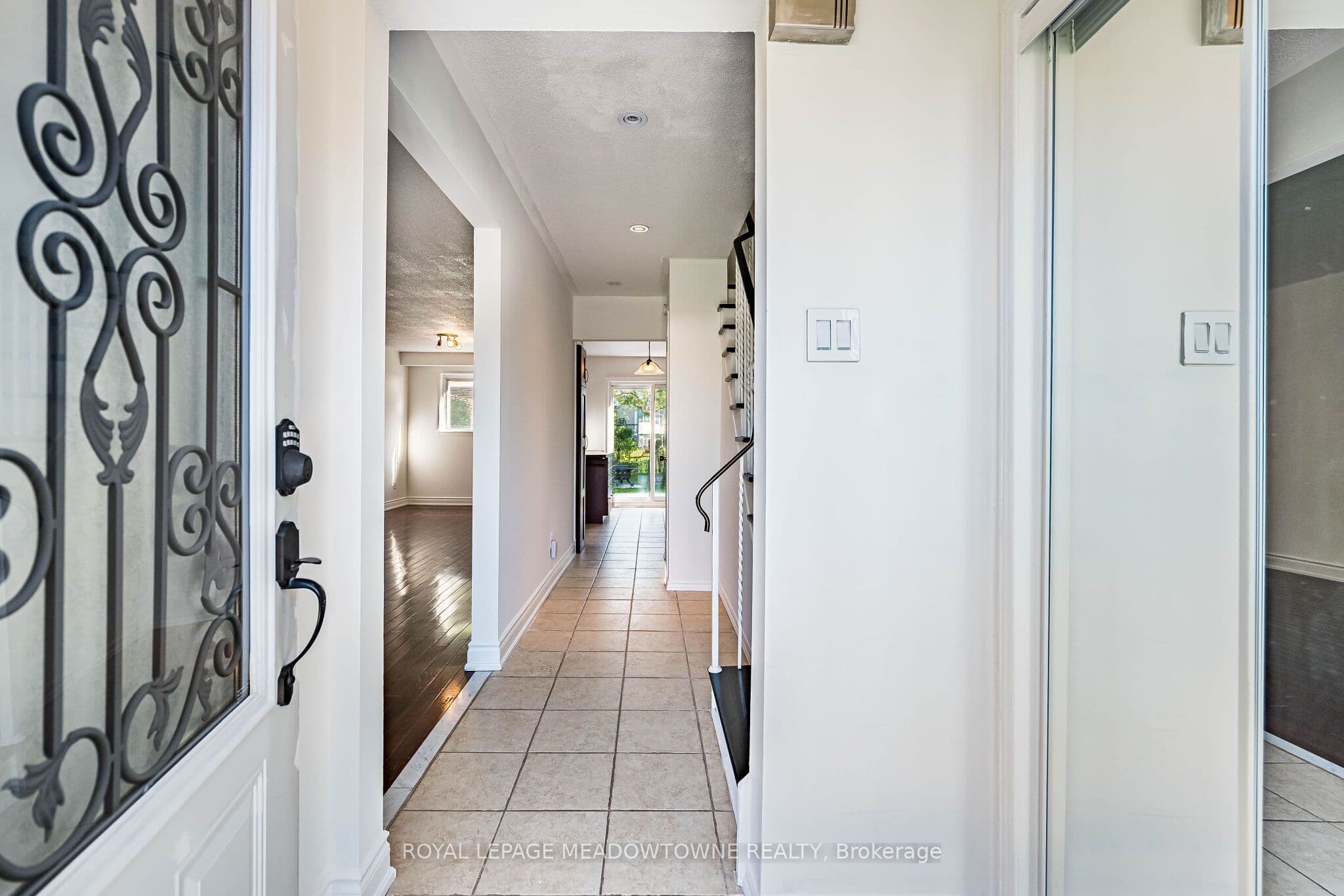 2155 Pashak Court, Mississauga, ON L5A 1H8