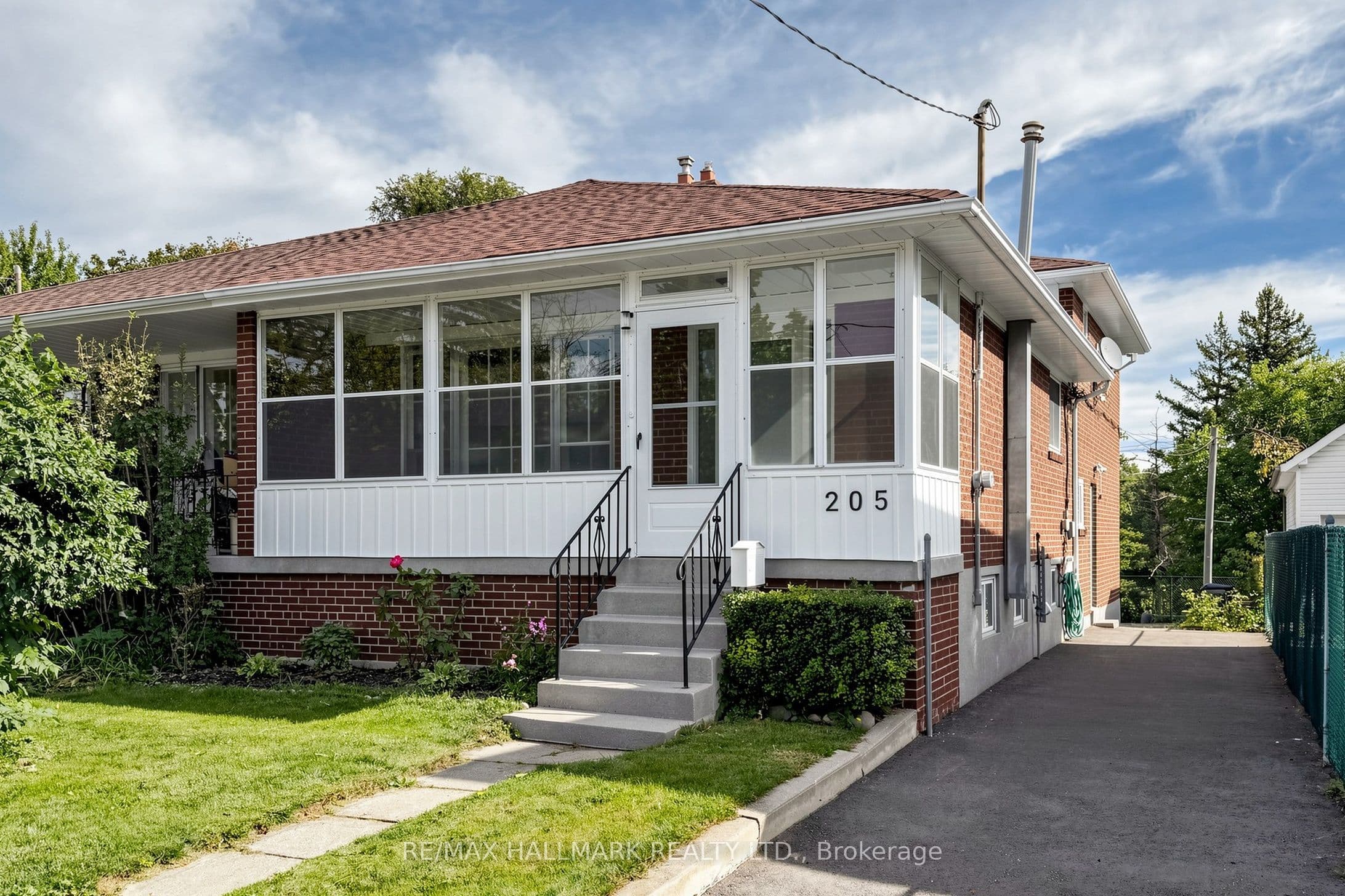 205 Vauxhall Drive, Toronto, ON M1P 1R6