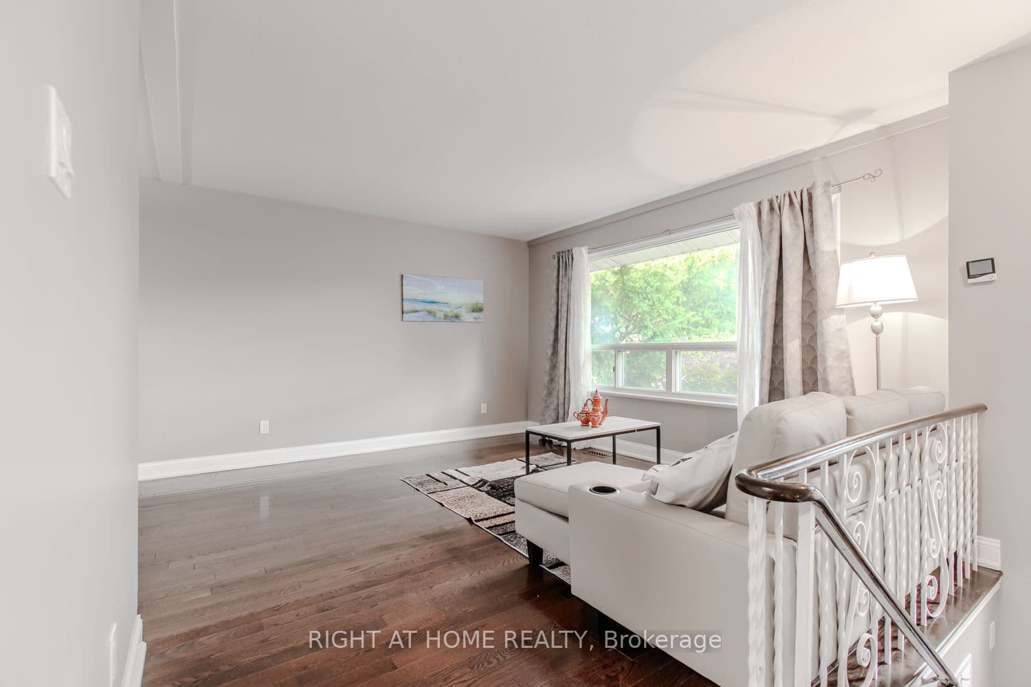 12 Murellen Crescent, Toronto, ON M4A 2K5