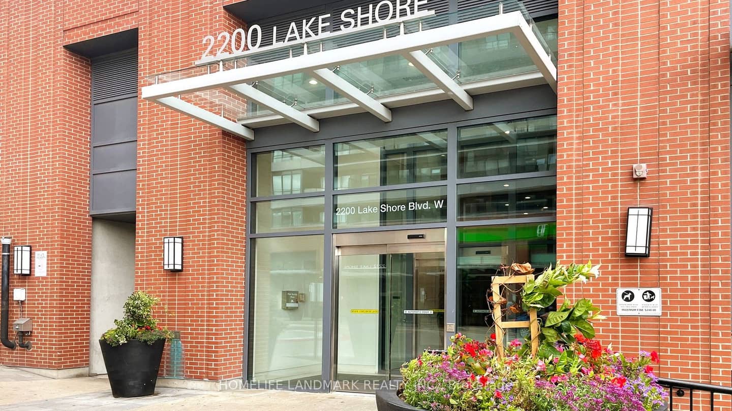 2200 Lakeshore Boulevard W 1008, Toronto, ON M8V 1A4