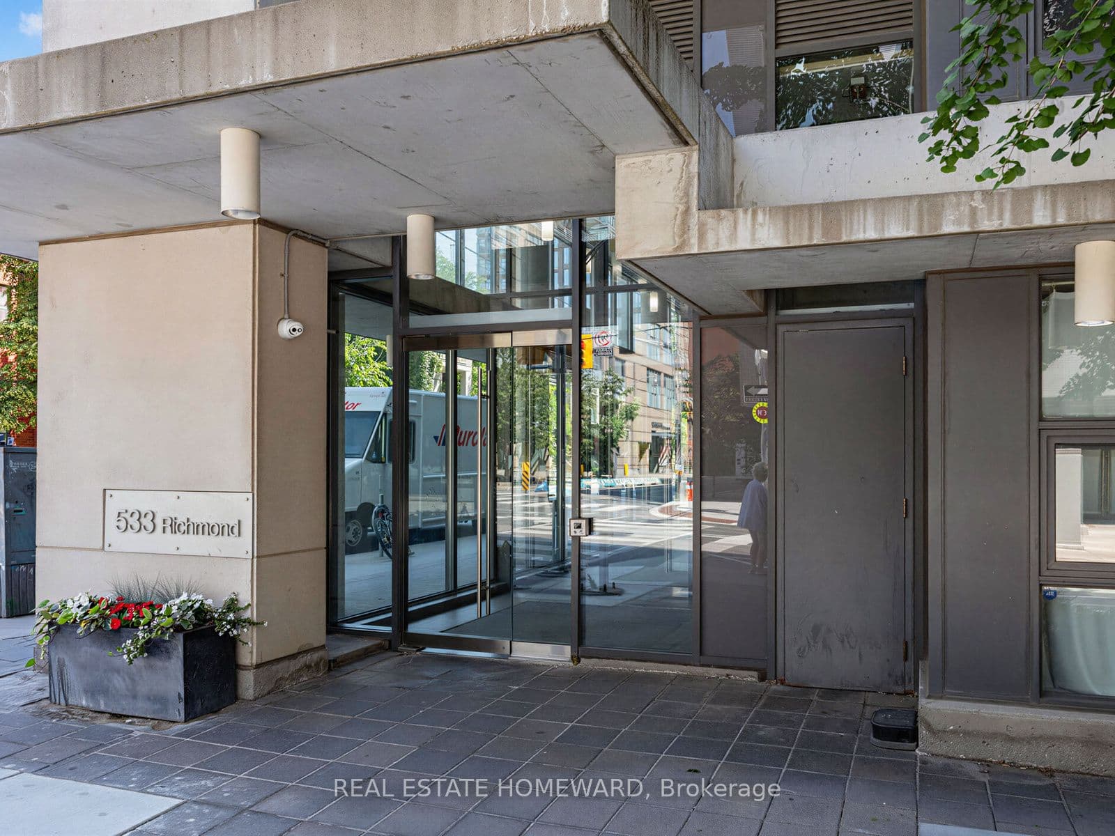 533 Richmond Street W 706, Toronto, ON M5V 3Y1
