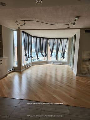 55 Centre Avenue 2307, Toronto, ON M5G 2H5