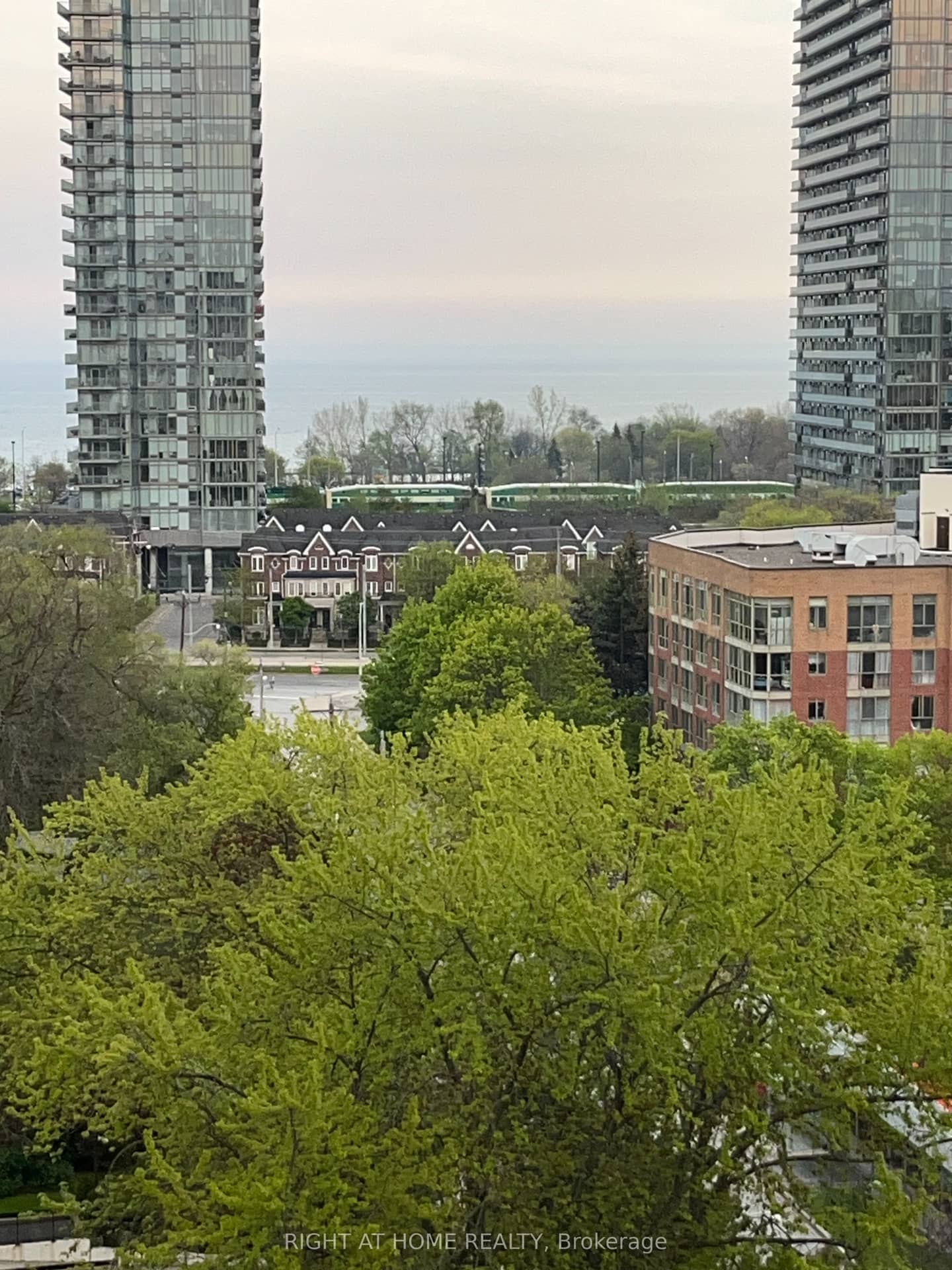 45 Southport Street 1102, Toronto, ON M6S 3N5