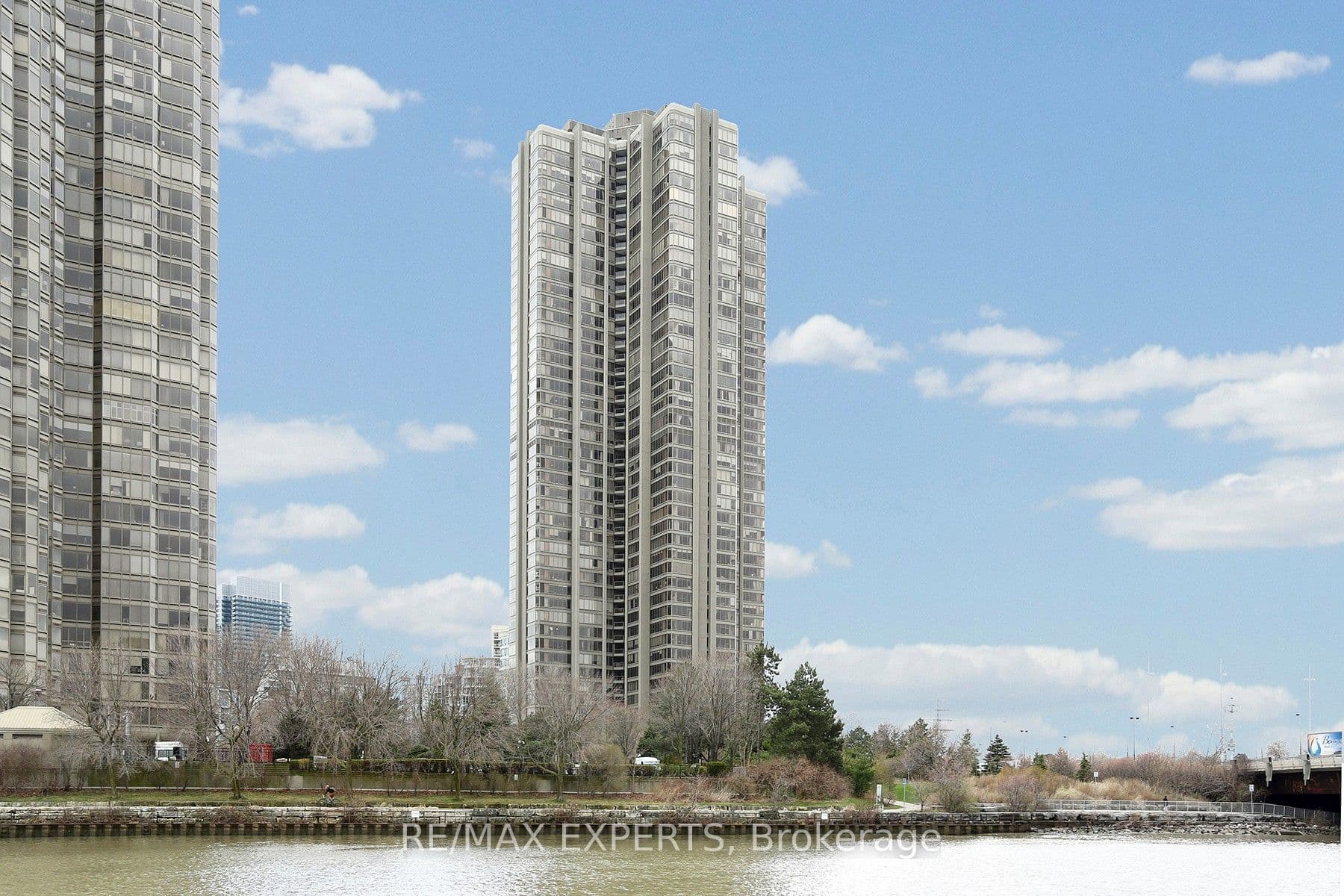 2045 Lake Shore Boulevard 1609, Toronto, ON M8V 2Z6