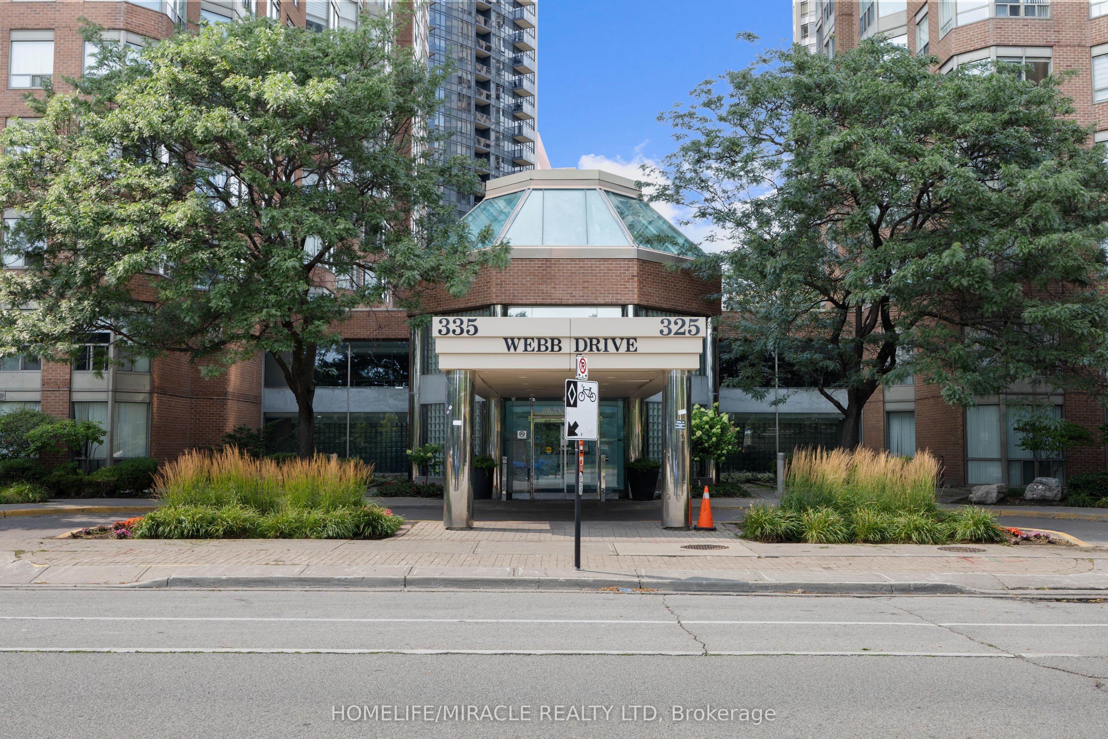 325 Webb Drive 406, Mississauga, ON L5B 3Z9