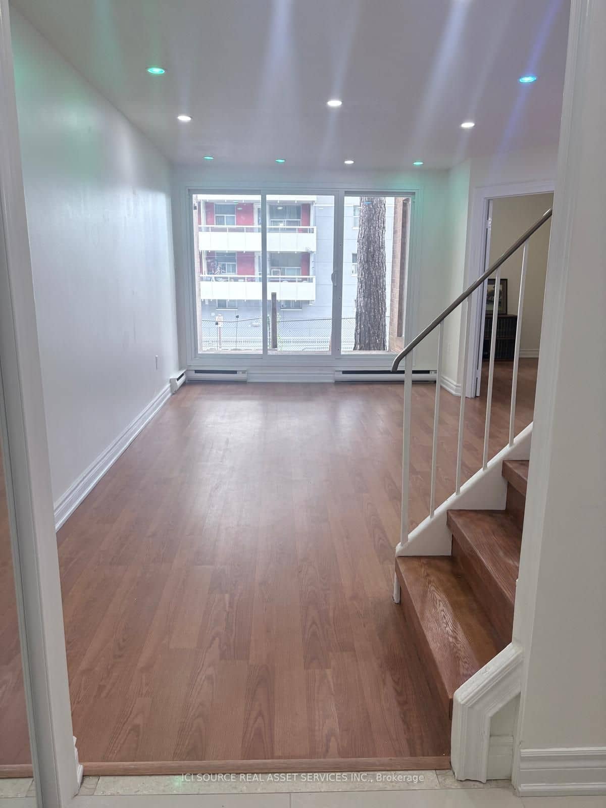 100 Mornelle Court 1017, Toronto, ON M1E 4X2