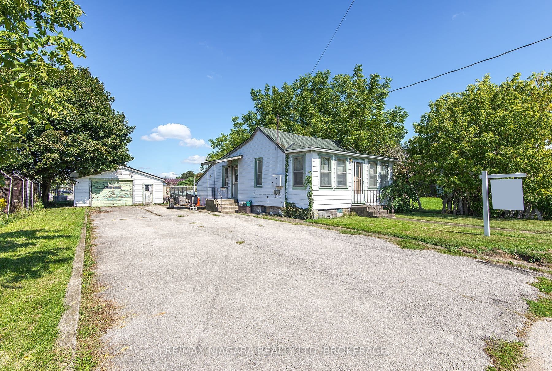 220 Fraser Street, Port Colborne, ON L3K 1E7