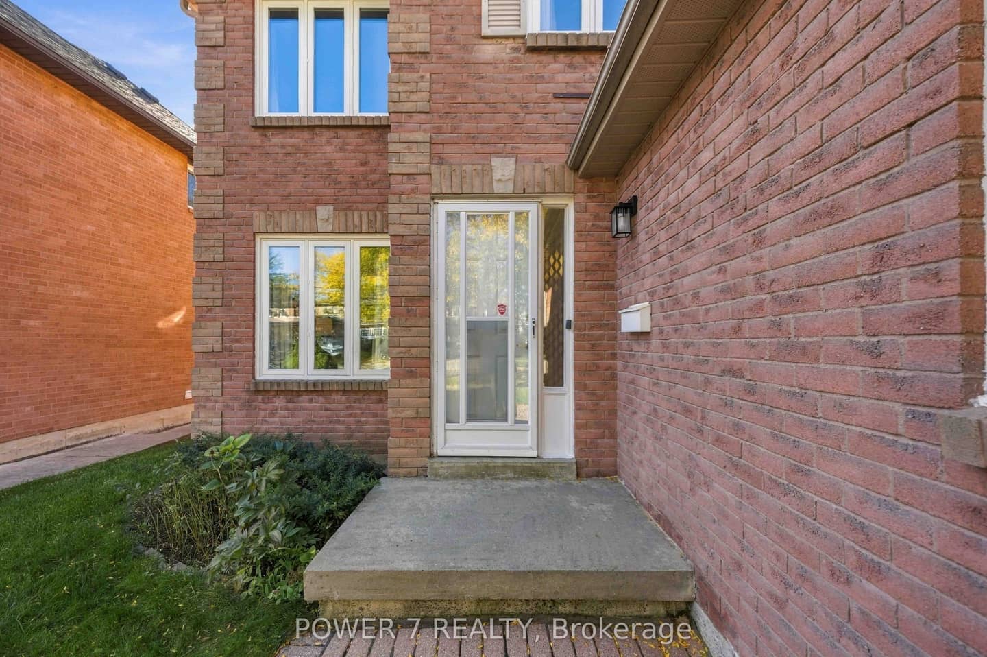 98 Sullivan Drive, Ajax, ON L1T 3P2