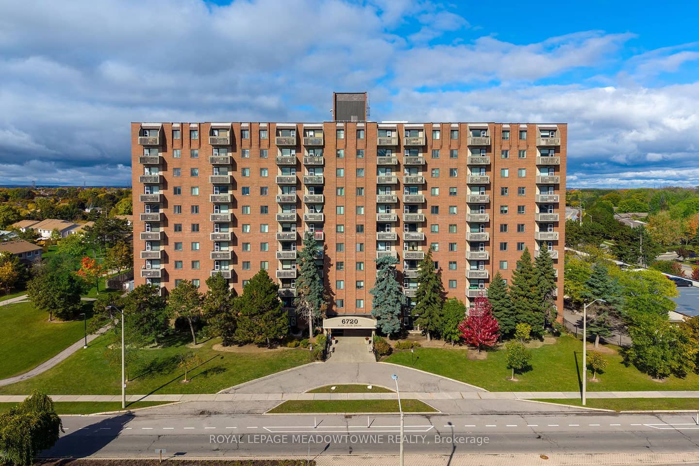 6720 Glen Erin Drive 206, Mississauga, ON L5N 3K8