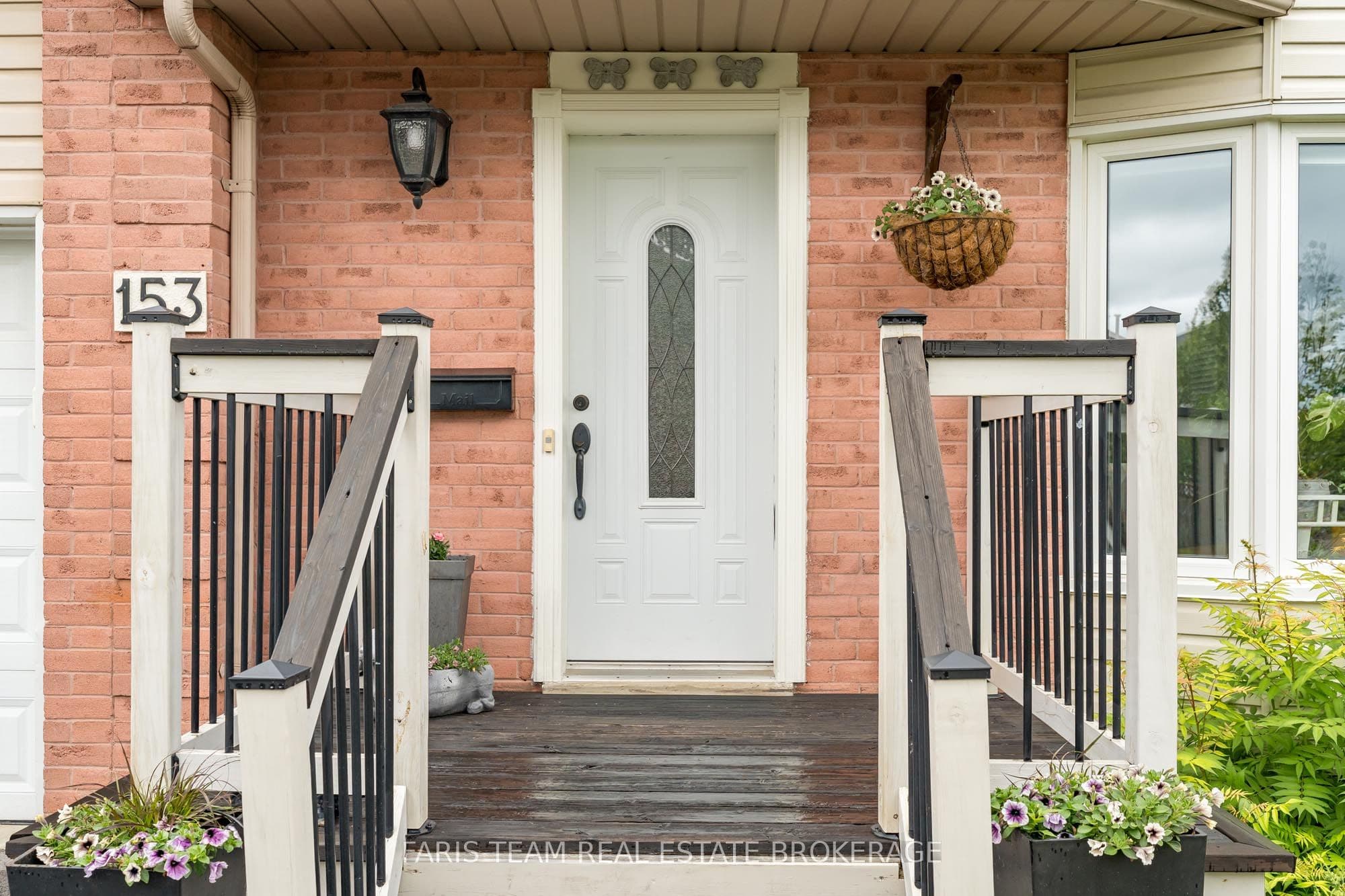 153 Cardinal Street, Barrie, ON L4M 6G2