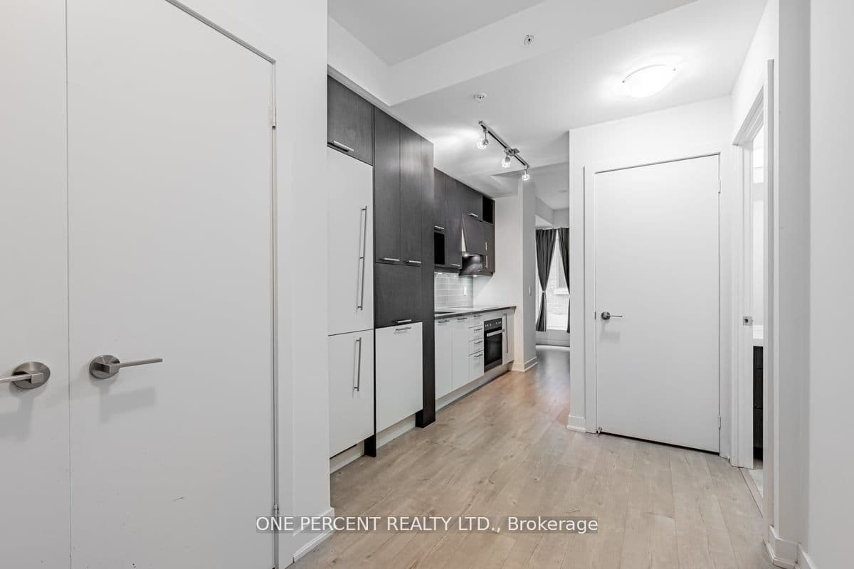 30 Nelson Street 426, Toronto, ON M5V 0H5