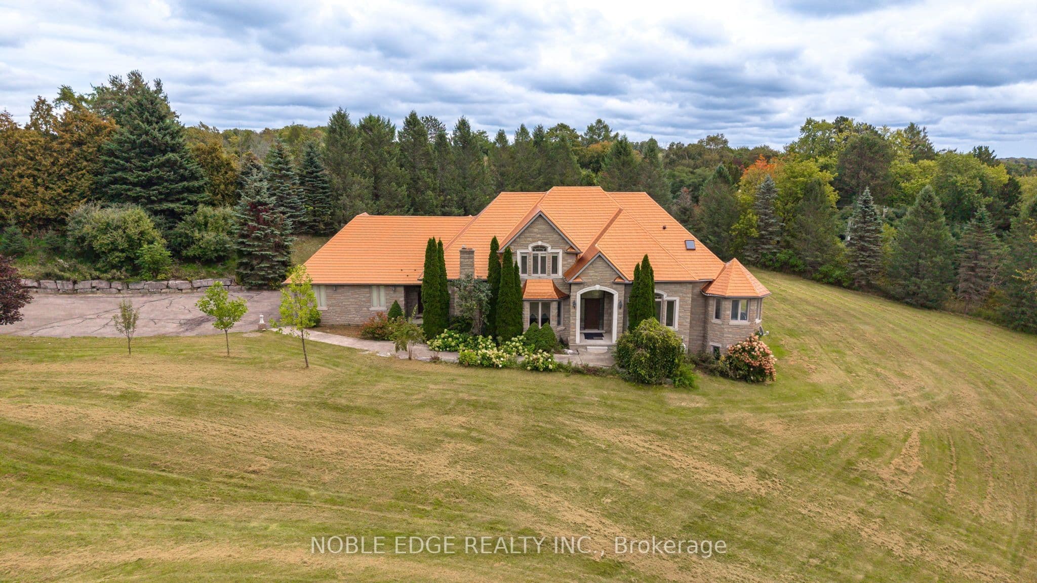 7 Walton Drive, Caledon, ON L7E 0A2