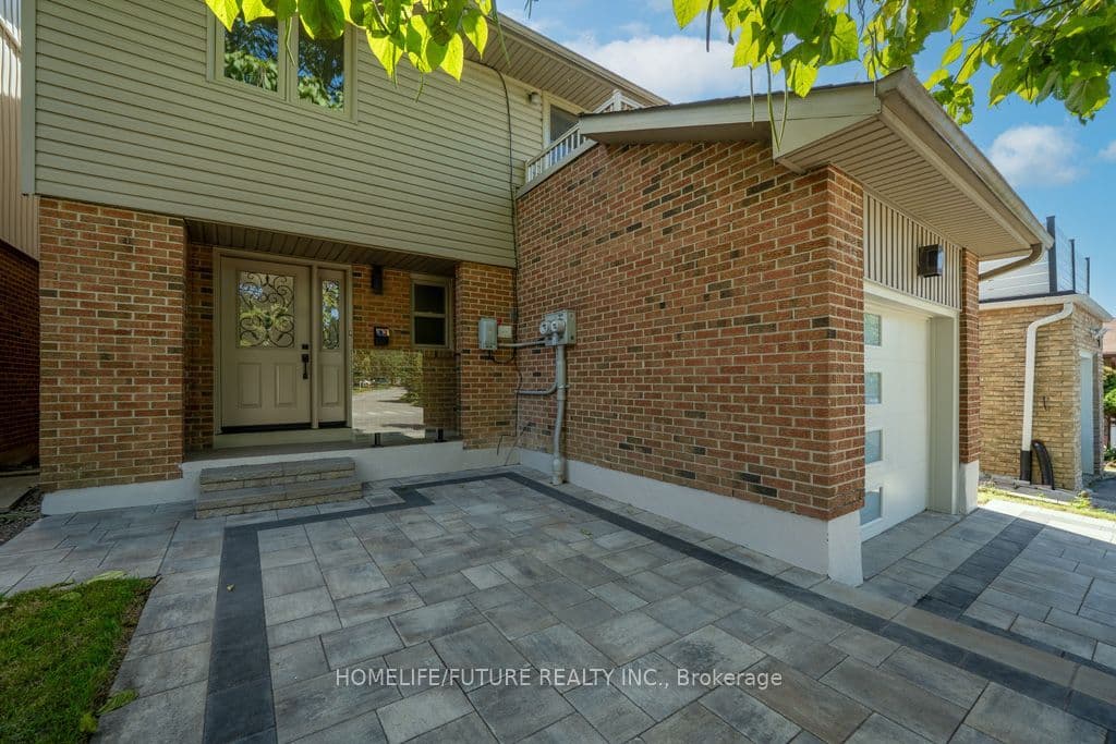 37 South Shields Avenue, Toronto, ON M1V 1K8